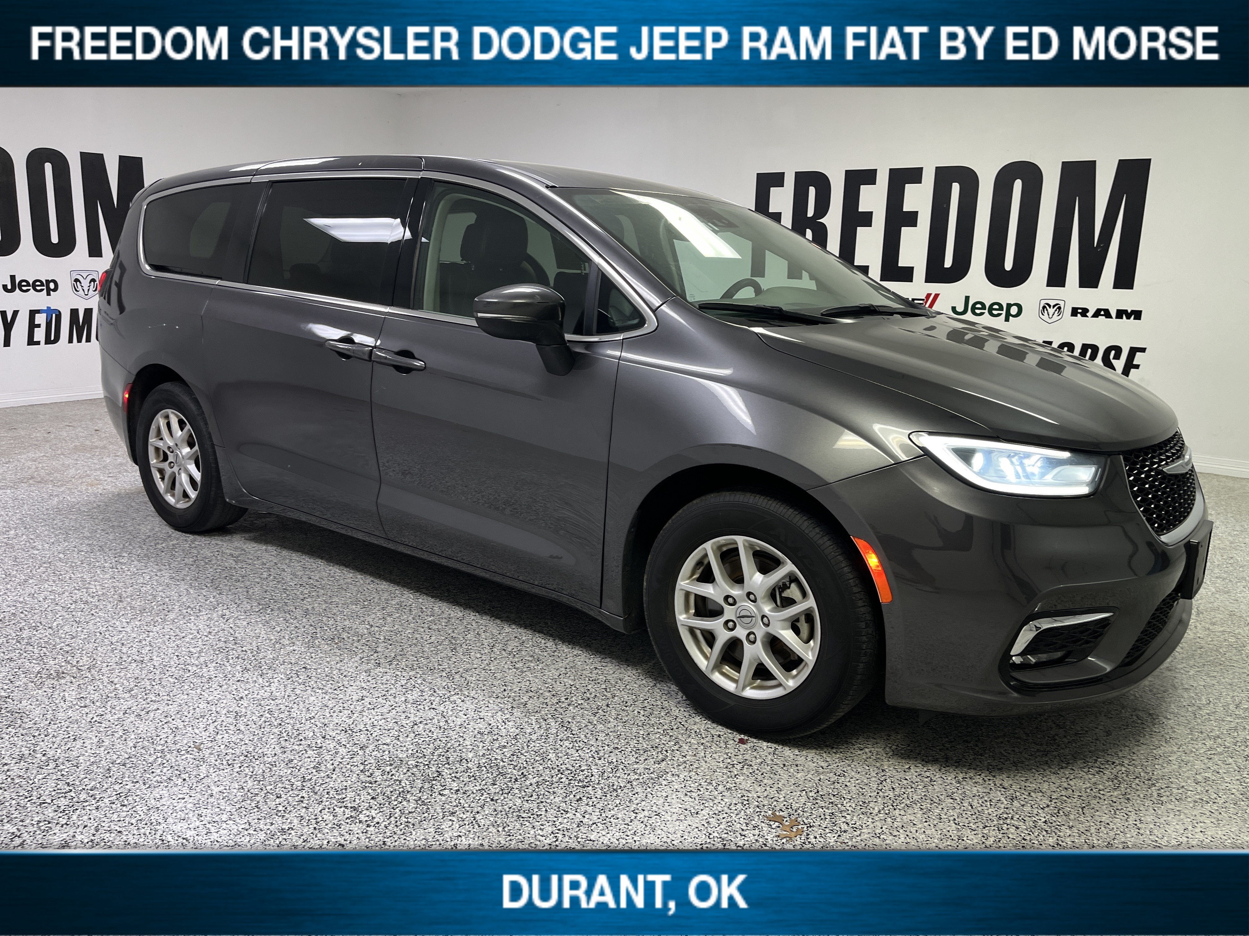 2023 Chrysler Pacifica Touring L