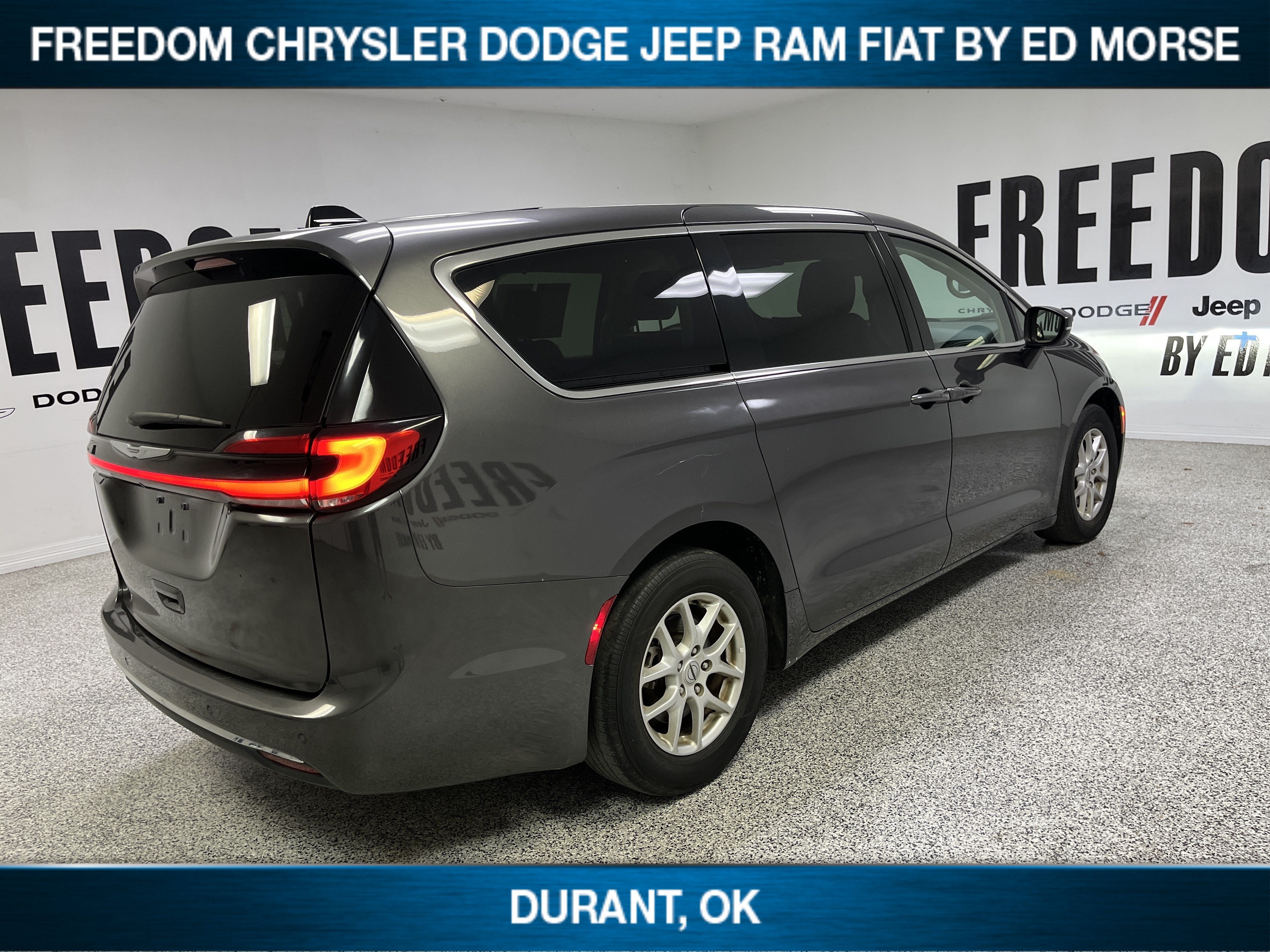 2023 Chrysler Pacifica Touring L