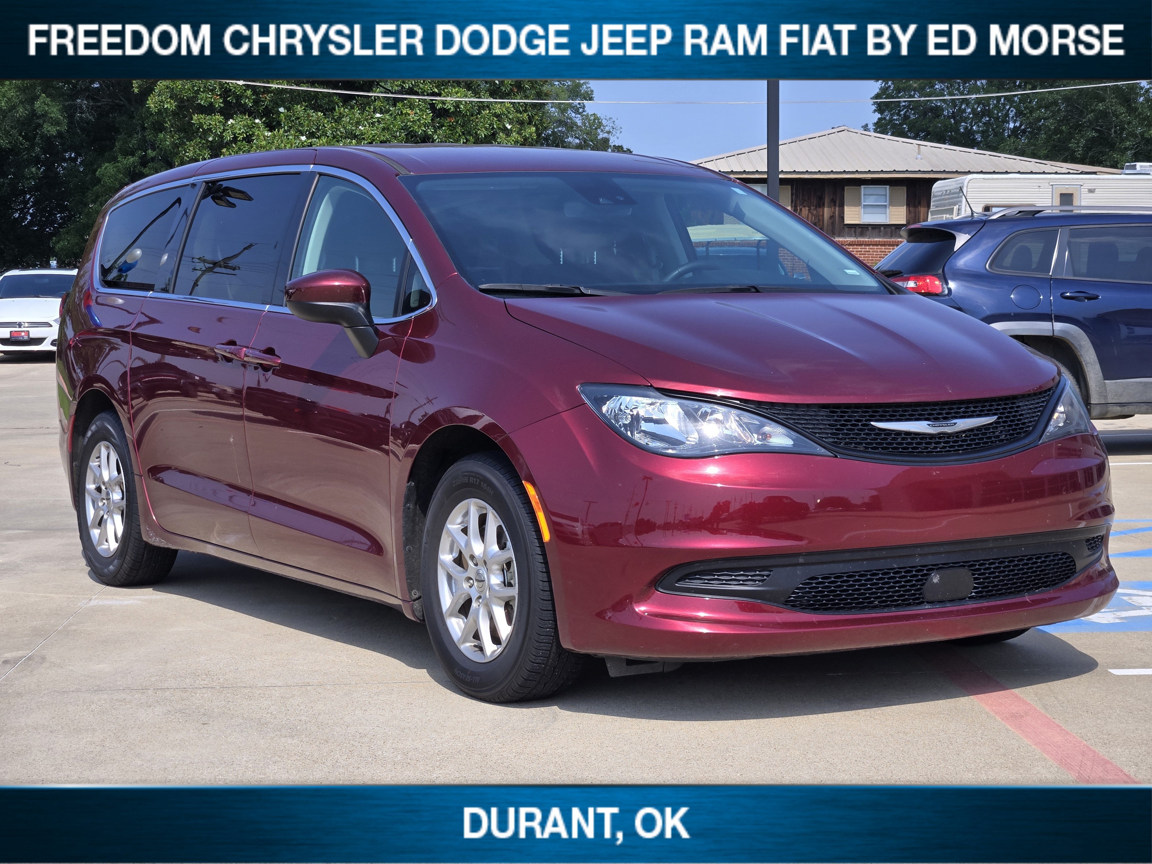 2023 Chrysler Voyager LX