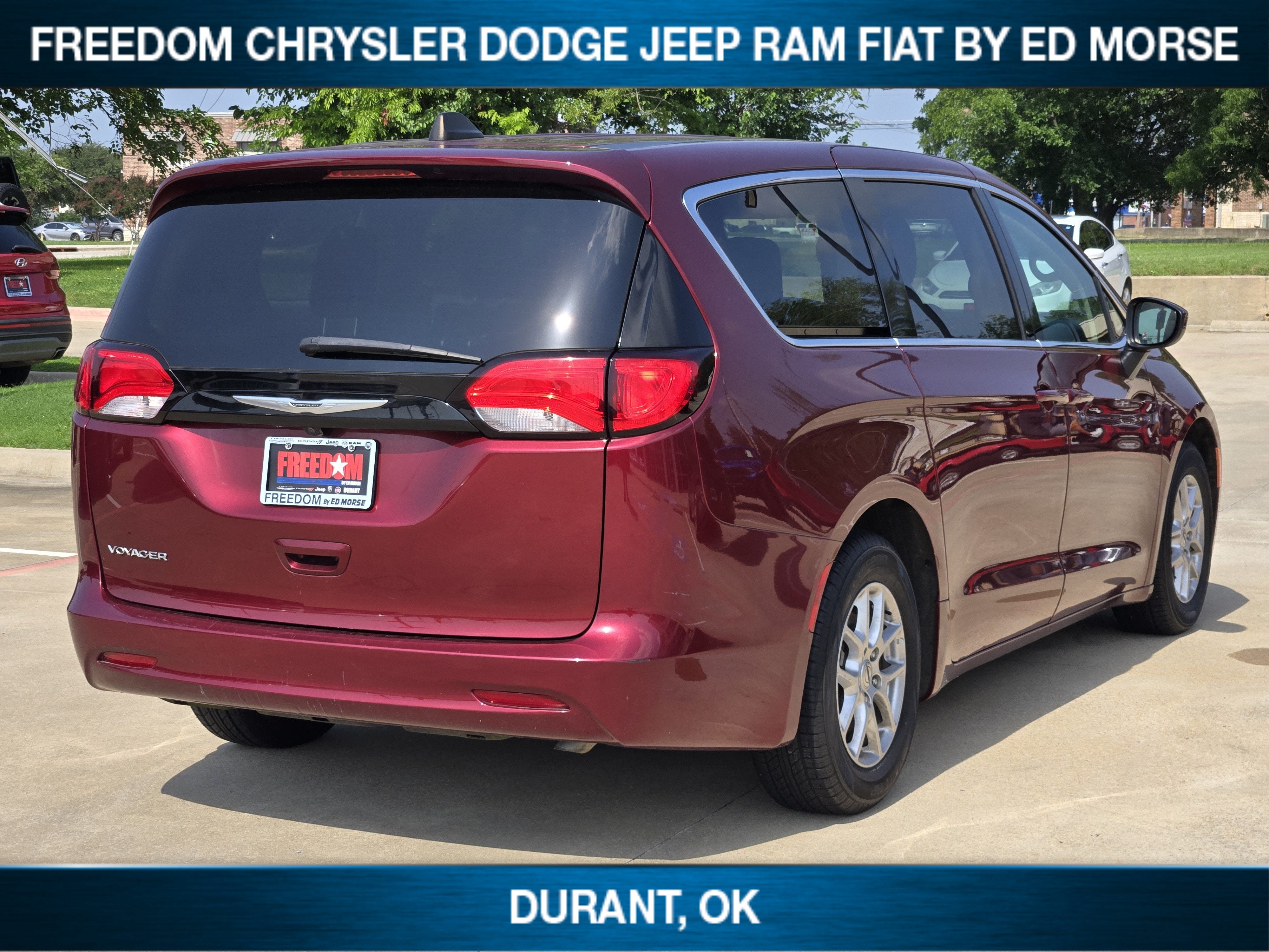 2023 Chrysler Voyager LX
