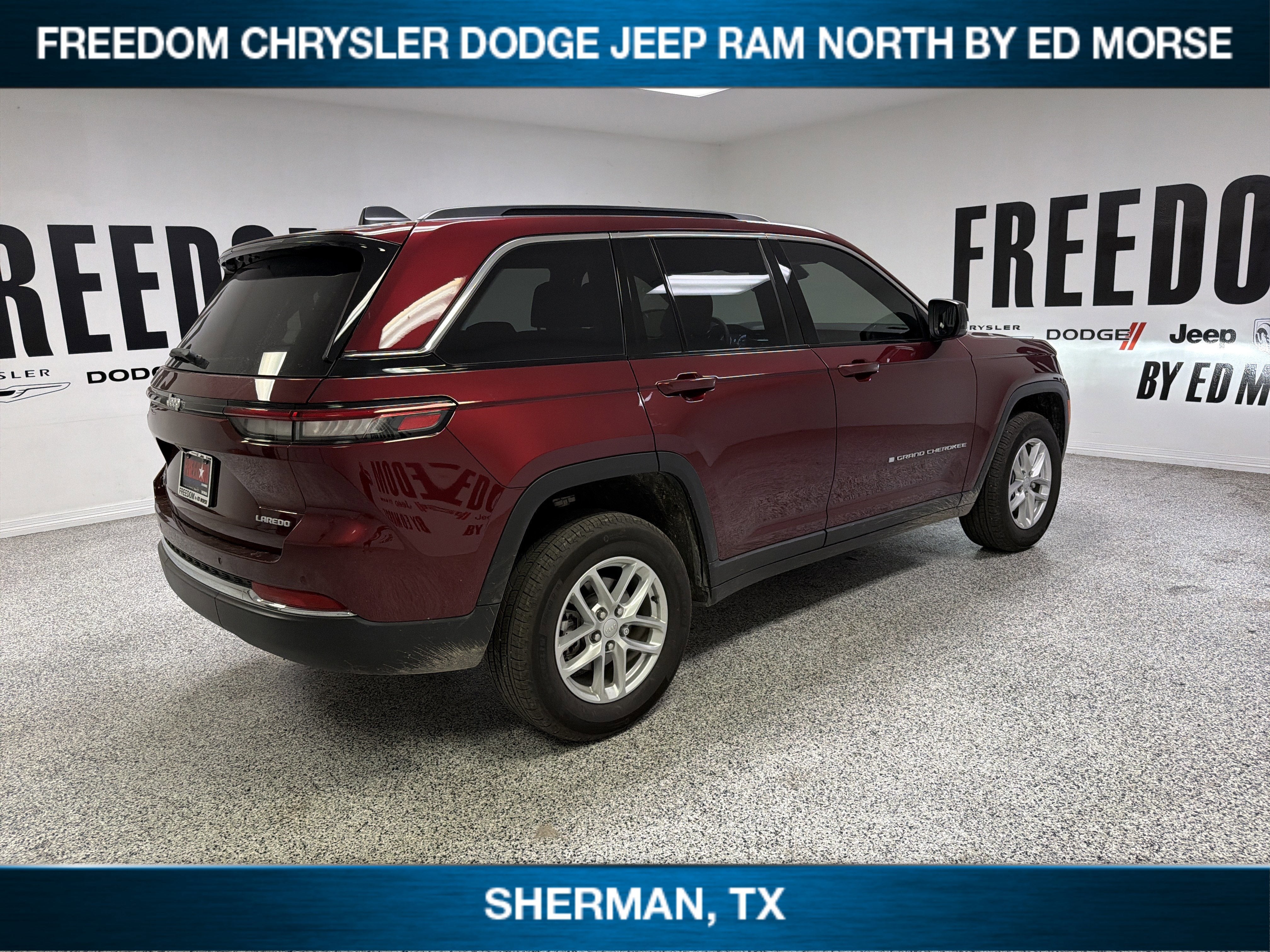 2025 Jeep Grand Cherokee Laredo X 4x4
