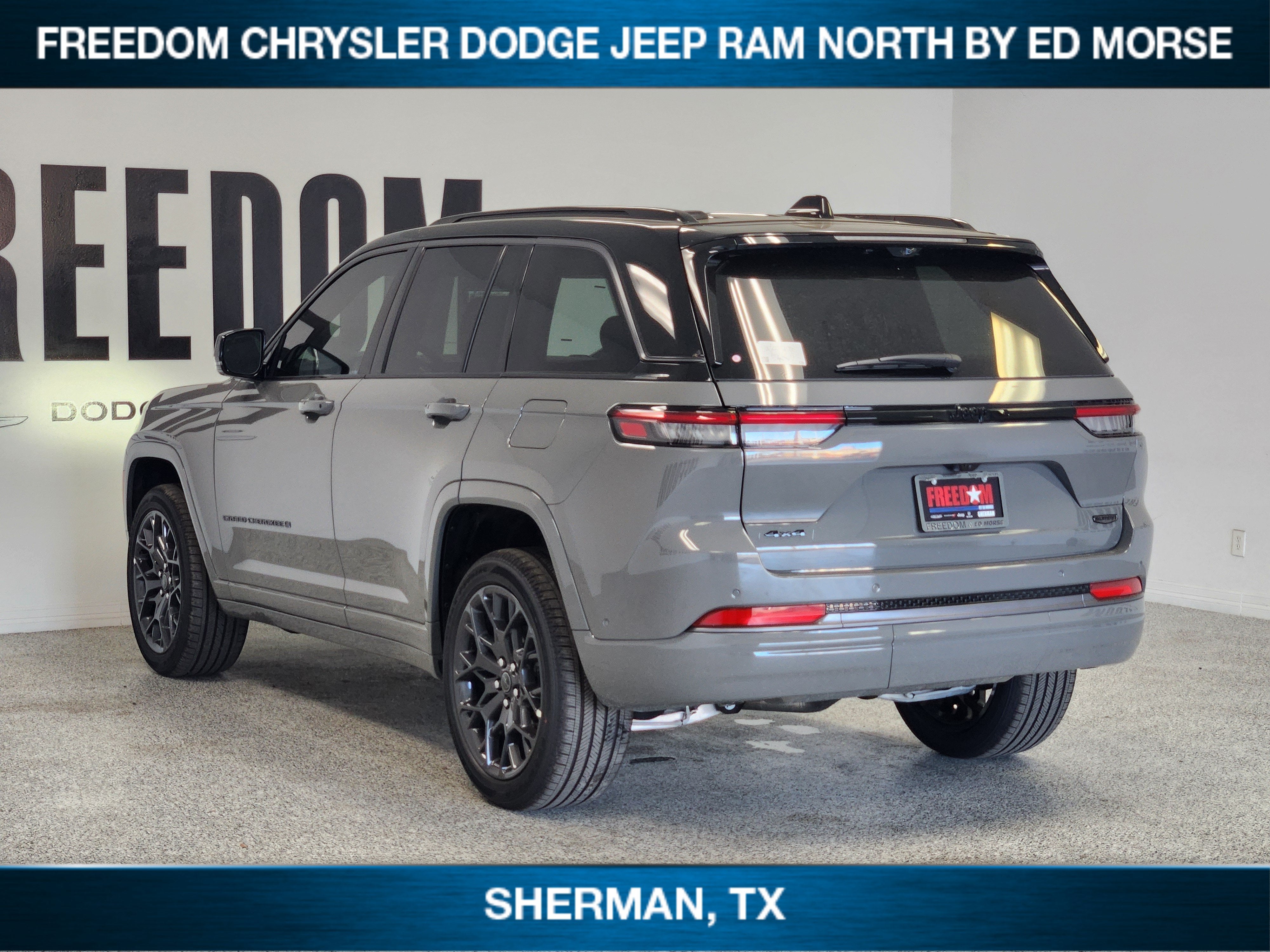 2027 Jeep Grand Cherokee GRAND CHEROKEE SUMMIT 4X4