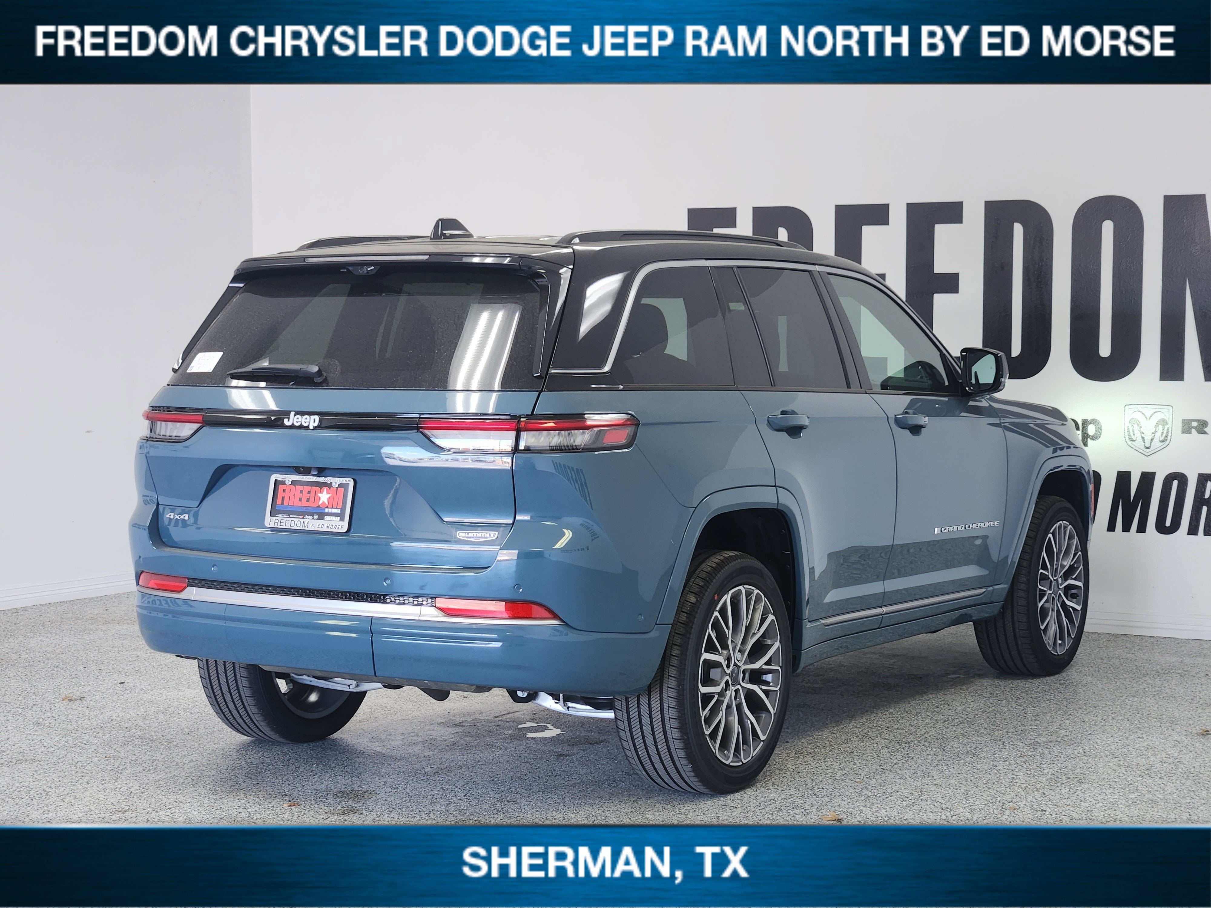 2027 Jeep Grand Cherokee Summit