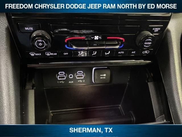2023 Jeep Grand Cherokee L Laredo 4x2