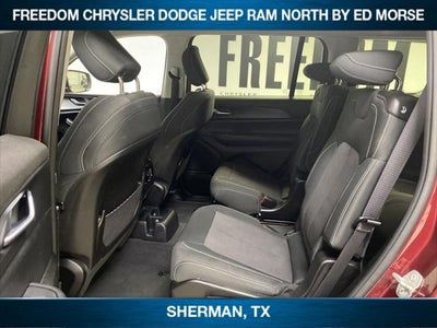 2023 Jeep Grand Cherokee L Laredo 4x2