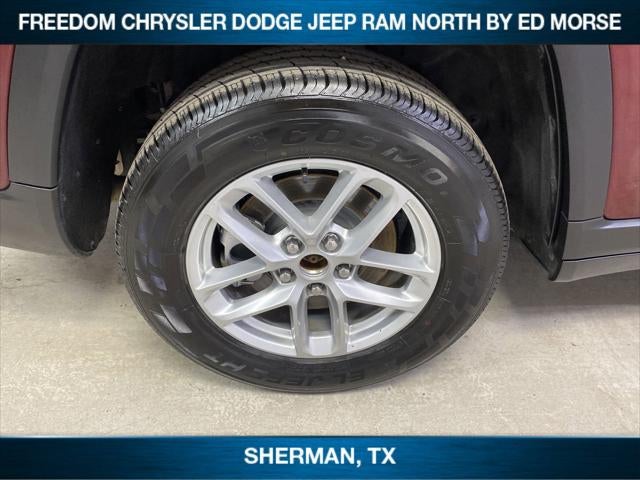 2023 Jeep Grand Cherokee L Laredo 4x2