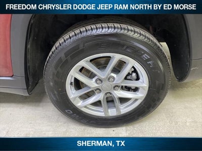 2023 Jeep Grand Cherokee L Laredo 4x2