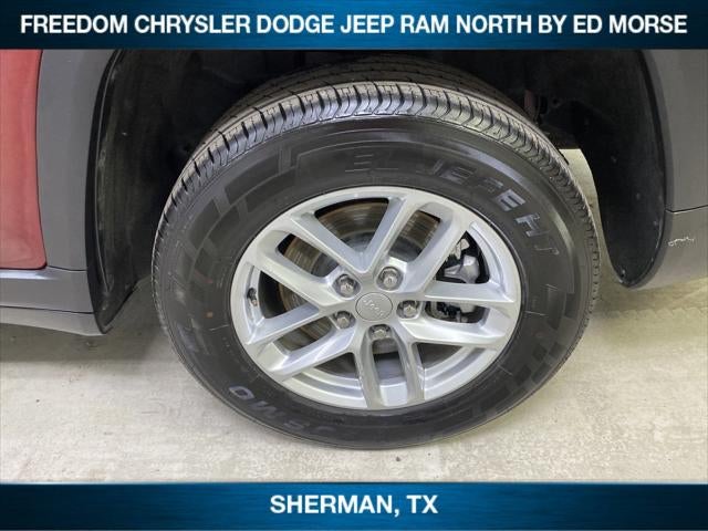 2023 Jeep Grand Cherokee L Laredo 4x2