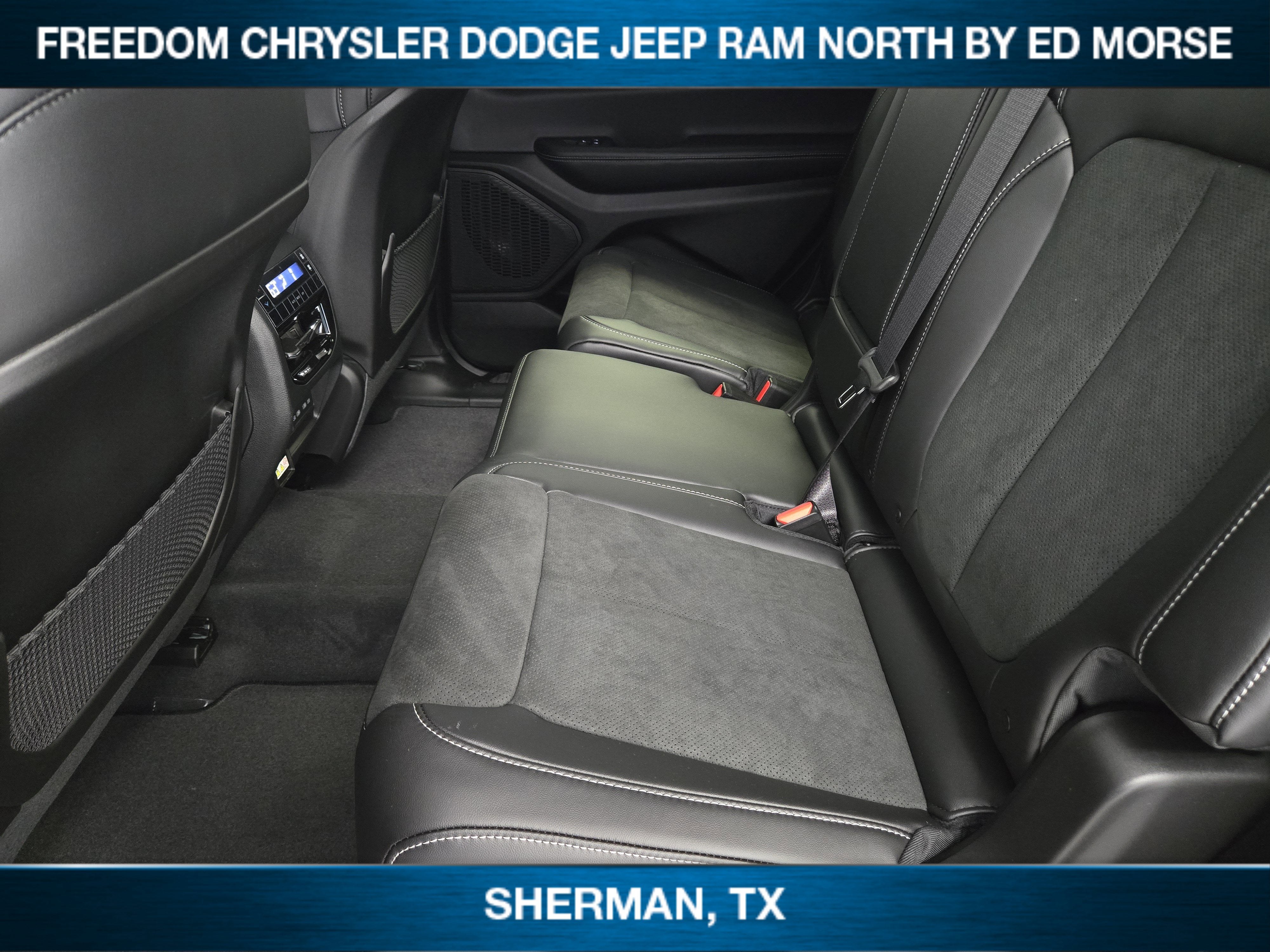 2026 Jeep Grand Cherokee GRAND CHEROKEE L LAREDO ALTITUDE 4X2