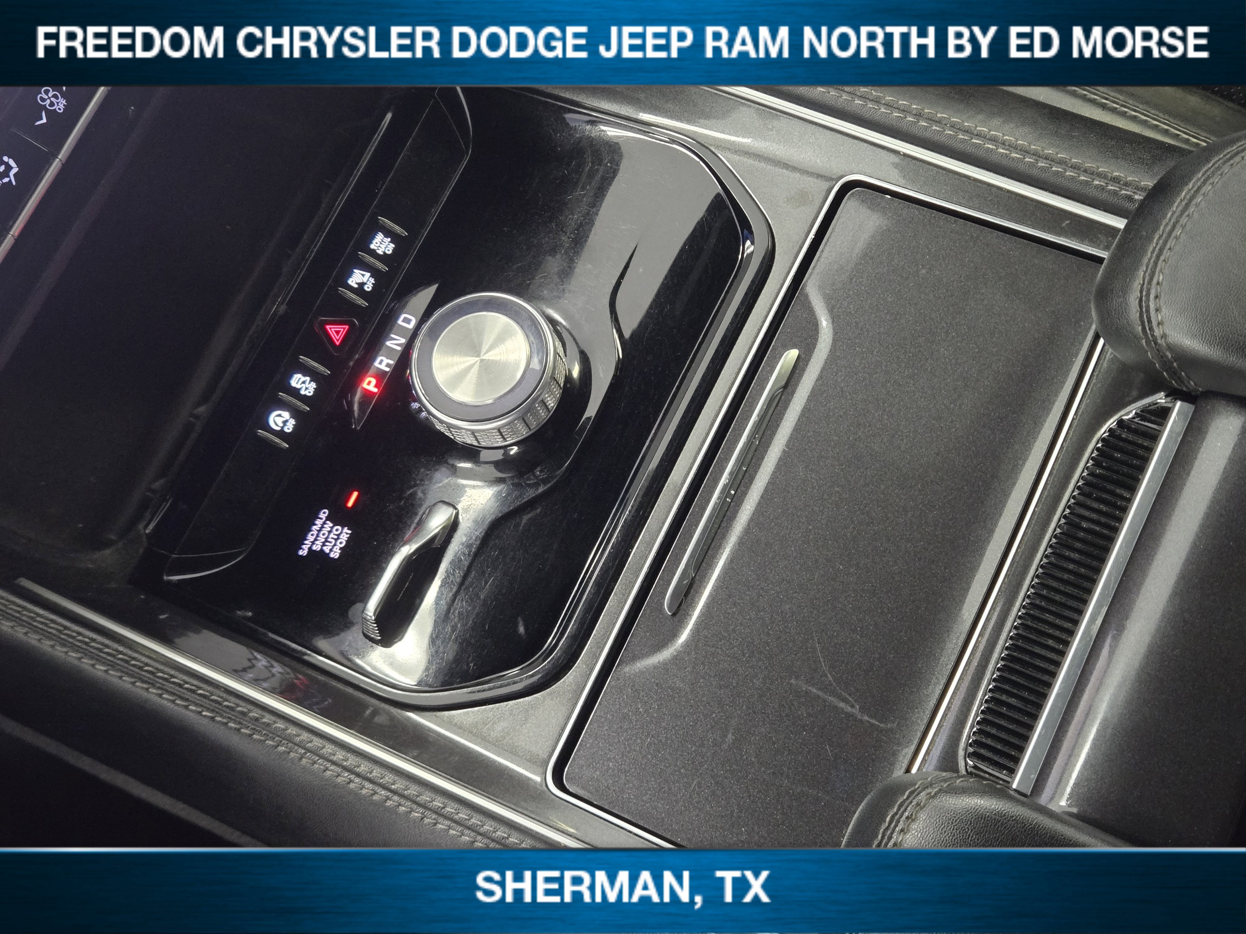 2024 Jeep Wagoneer Base