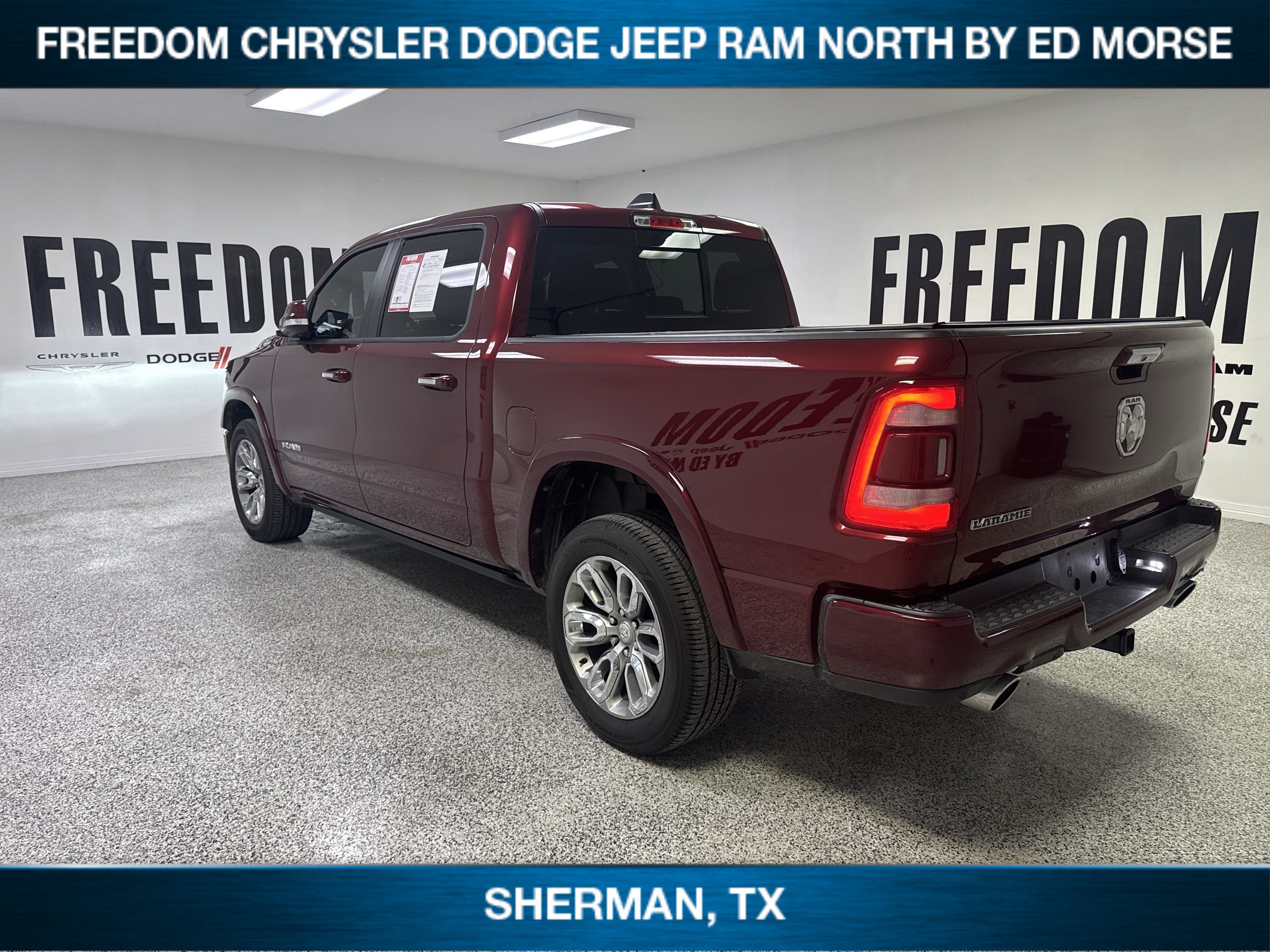 2022 RAM 1500 Laramie Crew Cab 4x2 5'7' Box