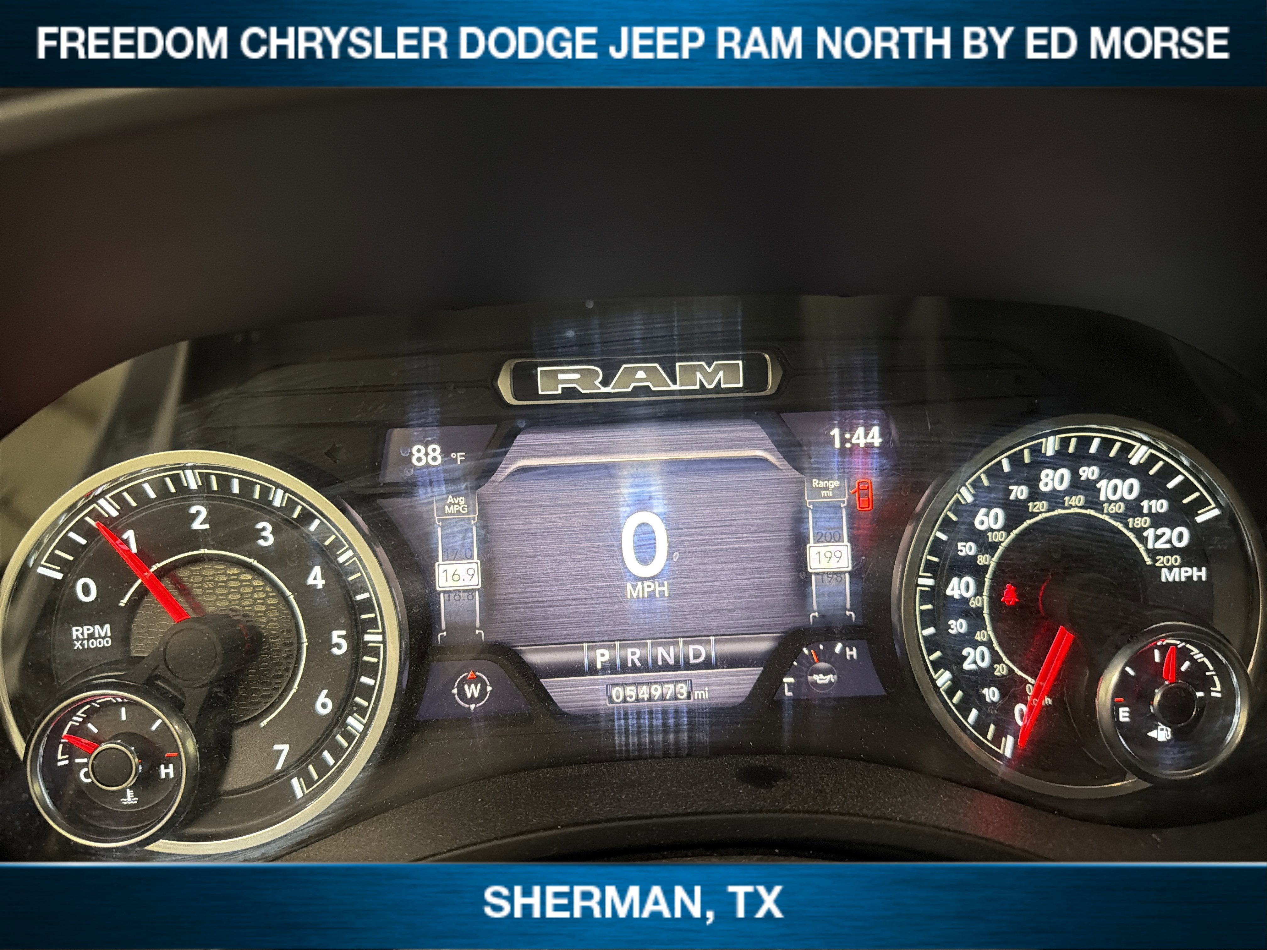 2024 RAM 1500 Laramie Crew Cab 4x2 5'7' Box