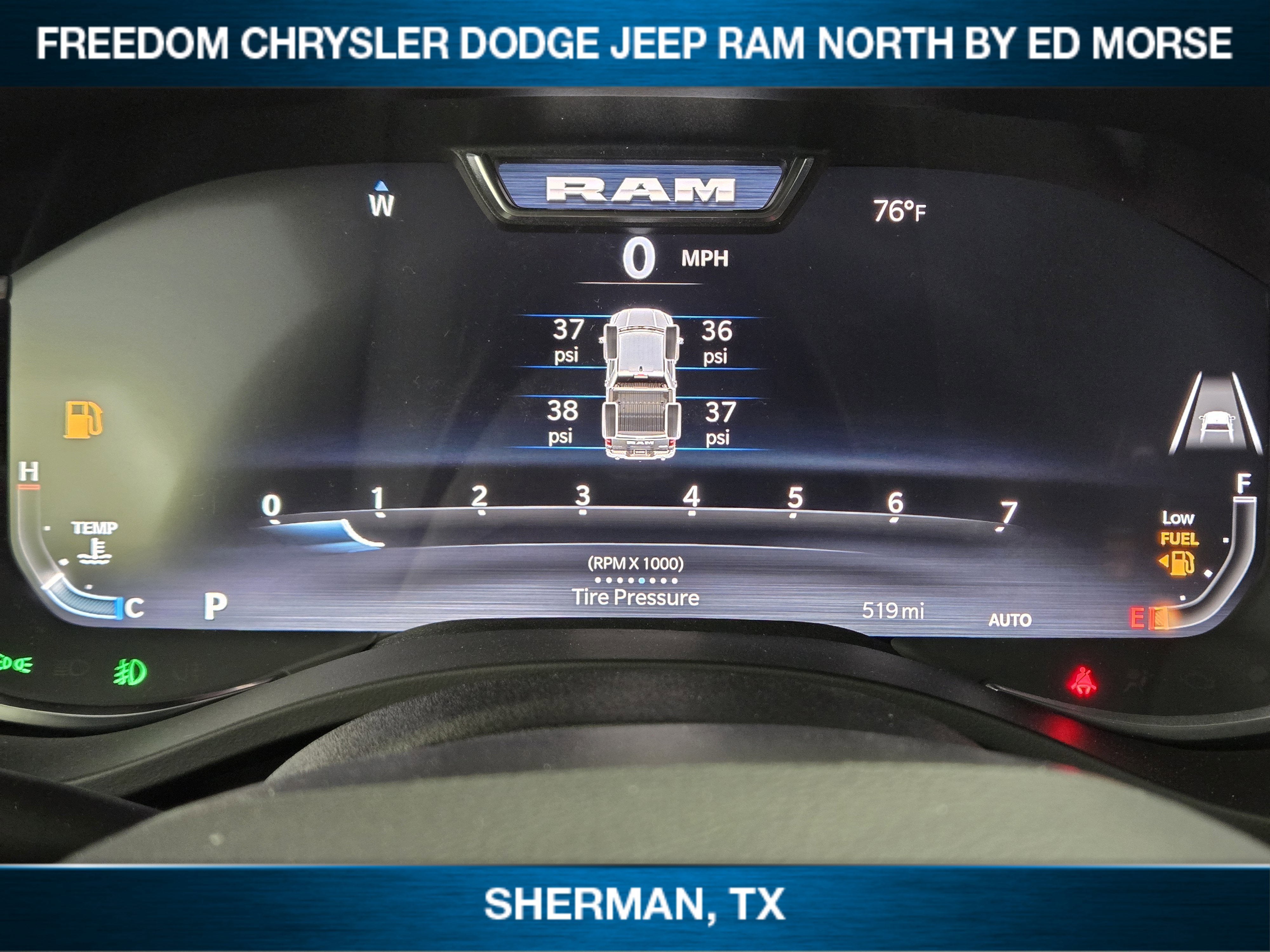 2026 RAM Ram 1500 RAM 1500 LONE STAR CREW CAB 4X4 5'7' BOX