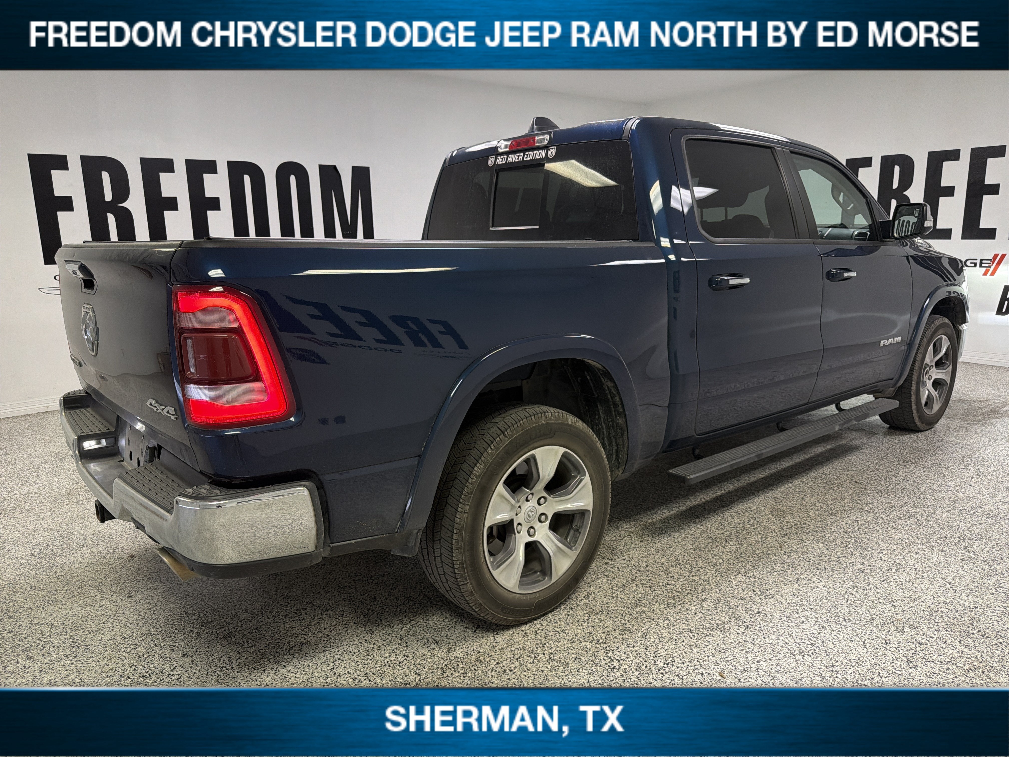 2022 RAM 1500 Laramie Crew Cab 4x4 5'7' Box