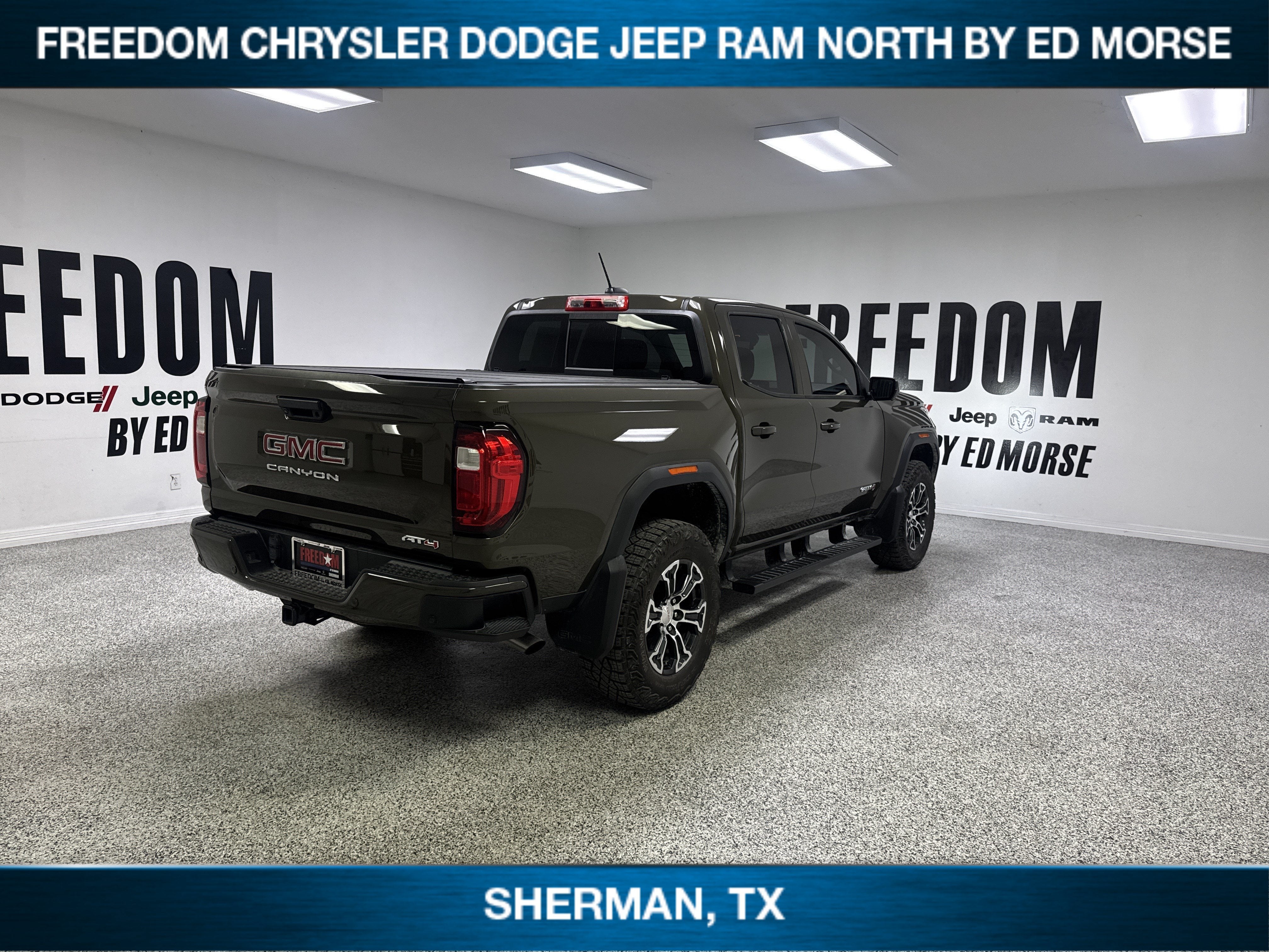 2023 GMC Canyon 4WD Crew Cab Short Box AT4