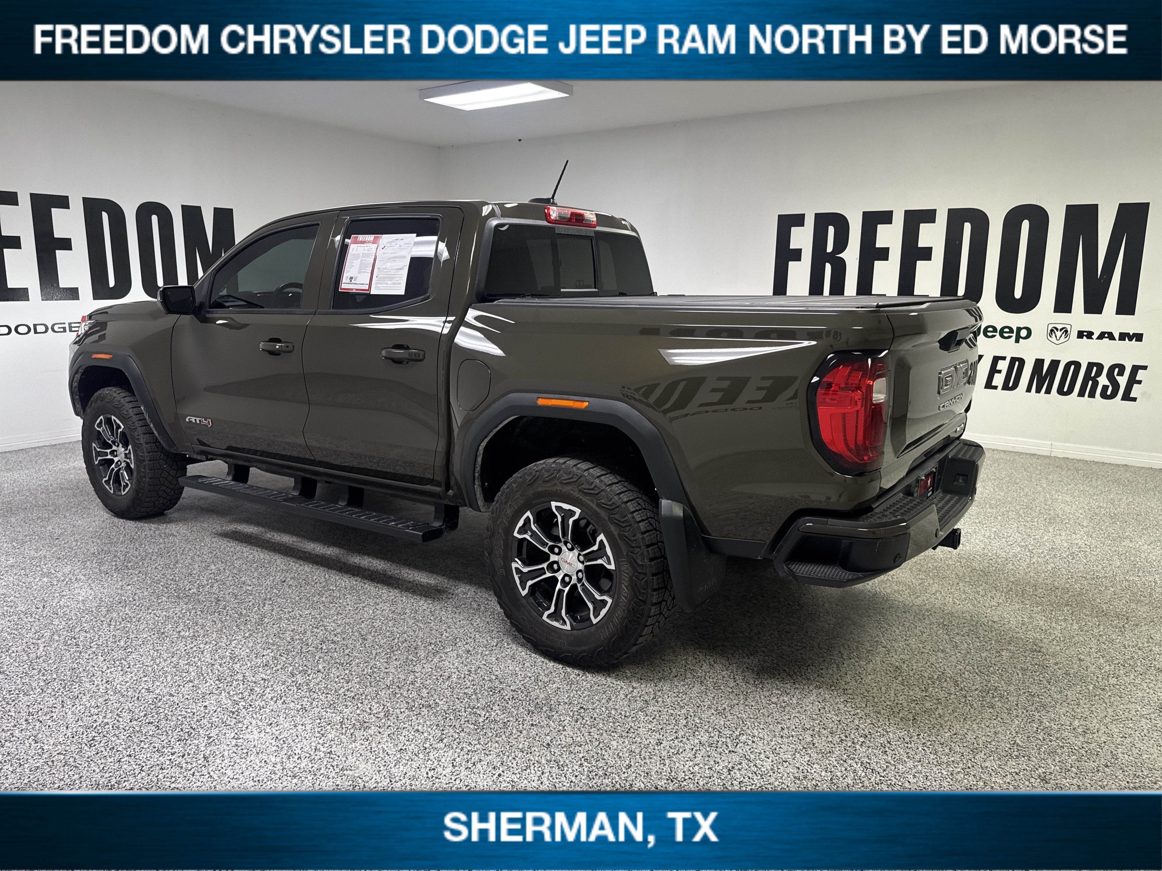 2023 GMC Canyon 4WD Crew Cab Short Box AT4