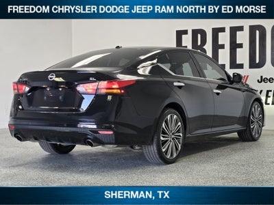 2023 Nissan Altima SL FWD