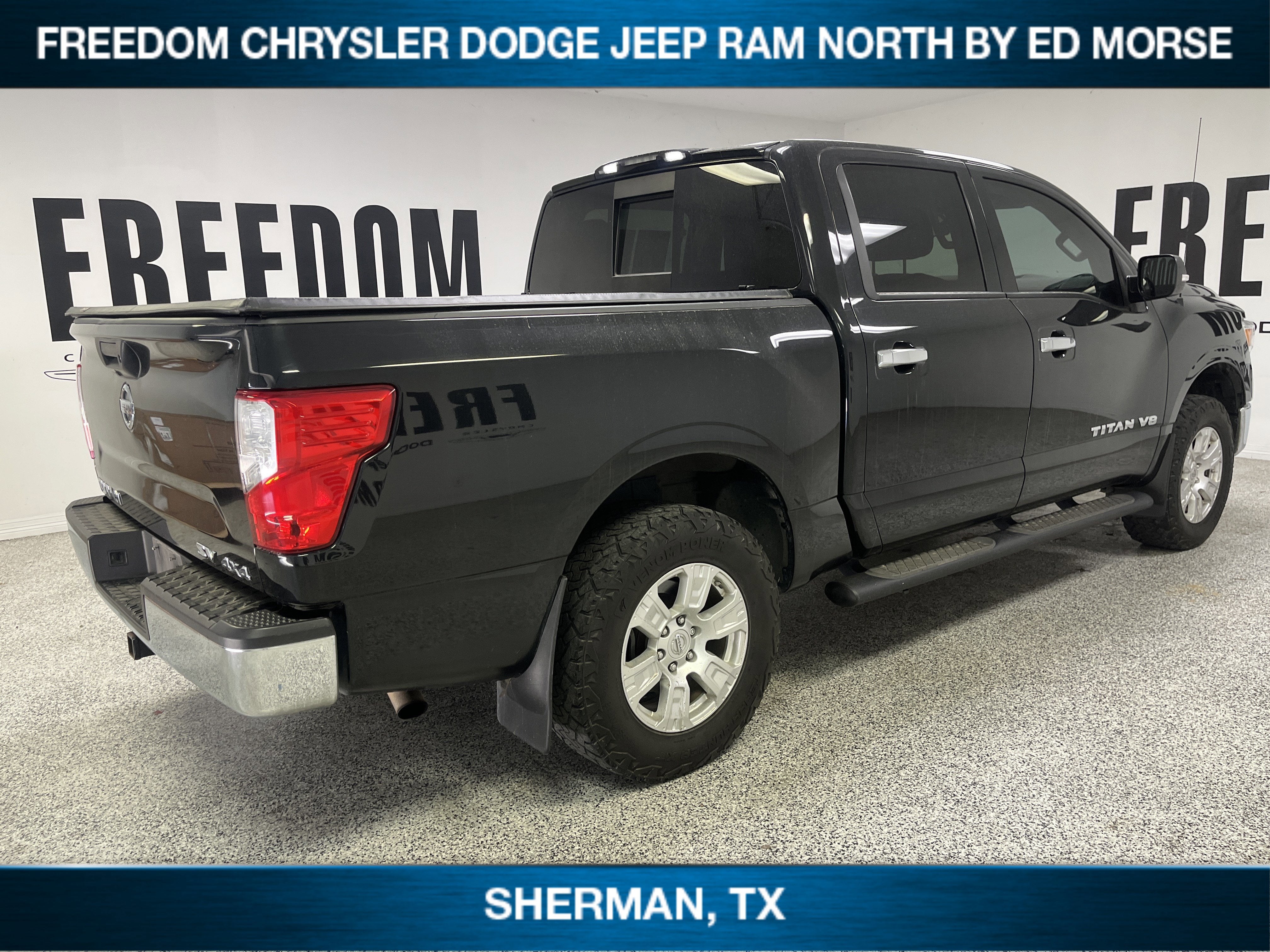 2019 Nissan TITAN SV