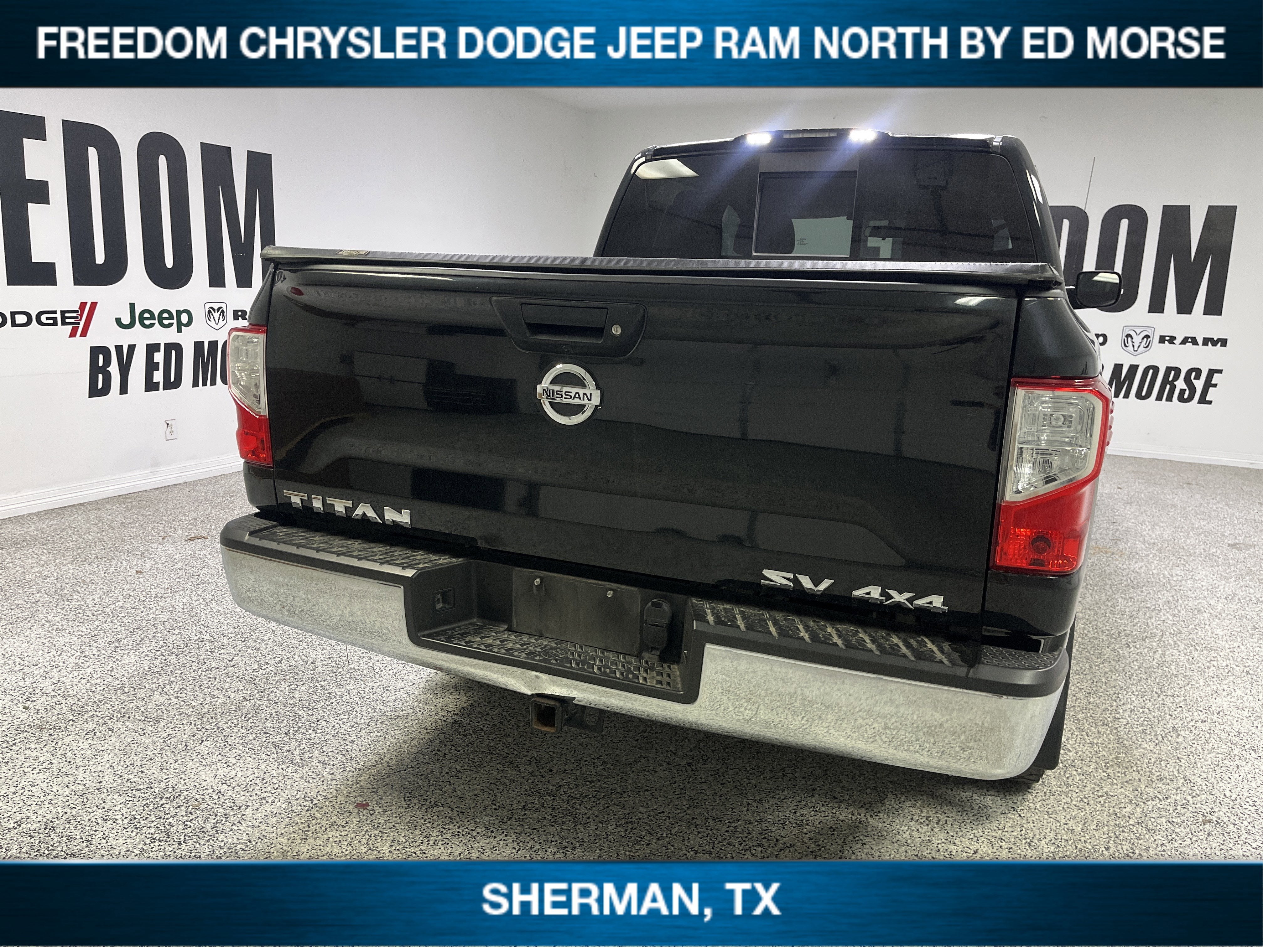 2019 Nissan TITAN SV