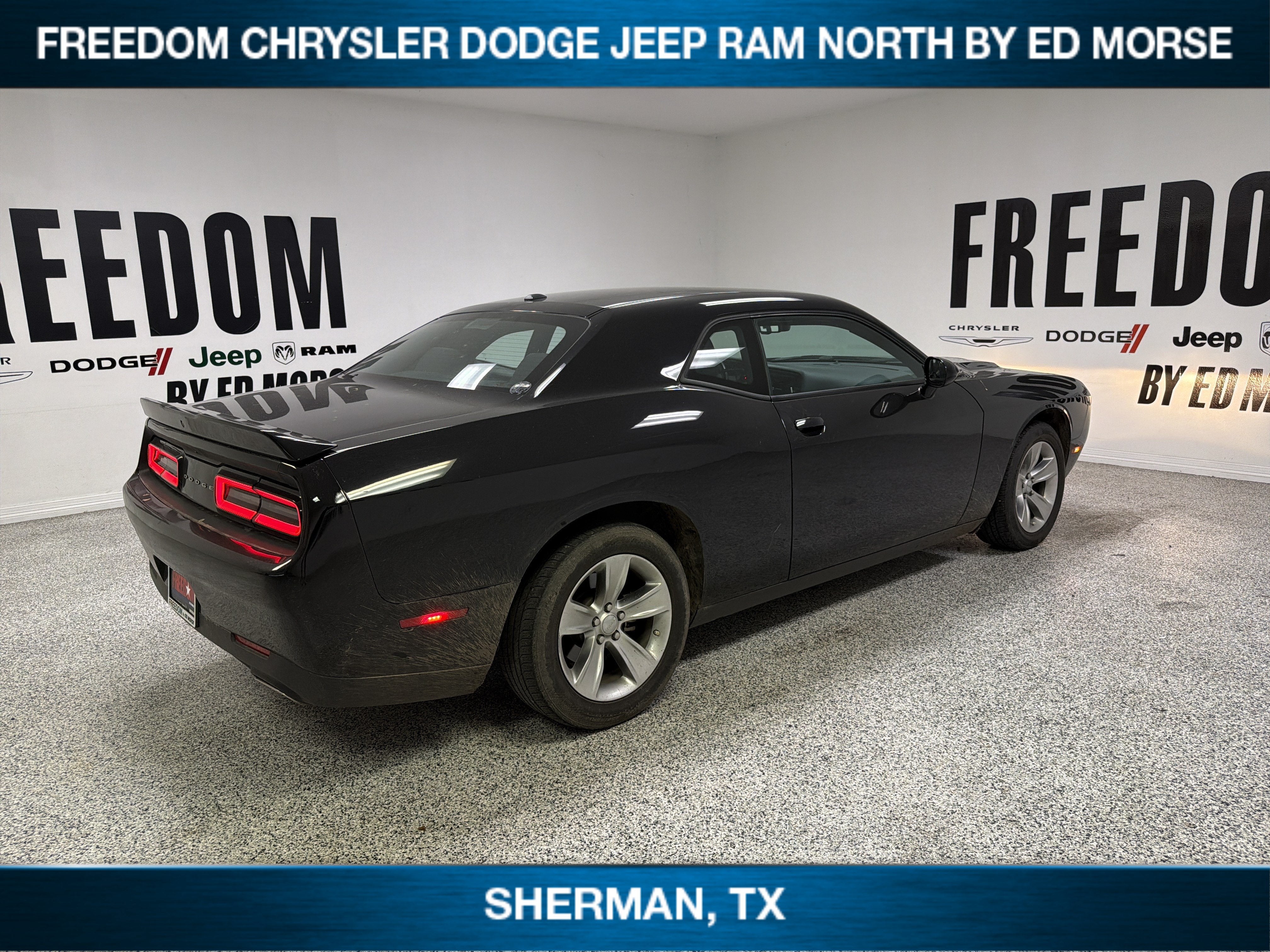 2022 Dodge Challenger SXT