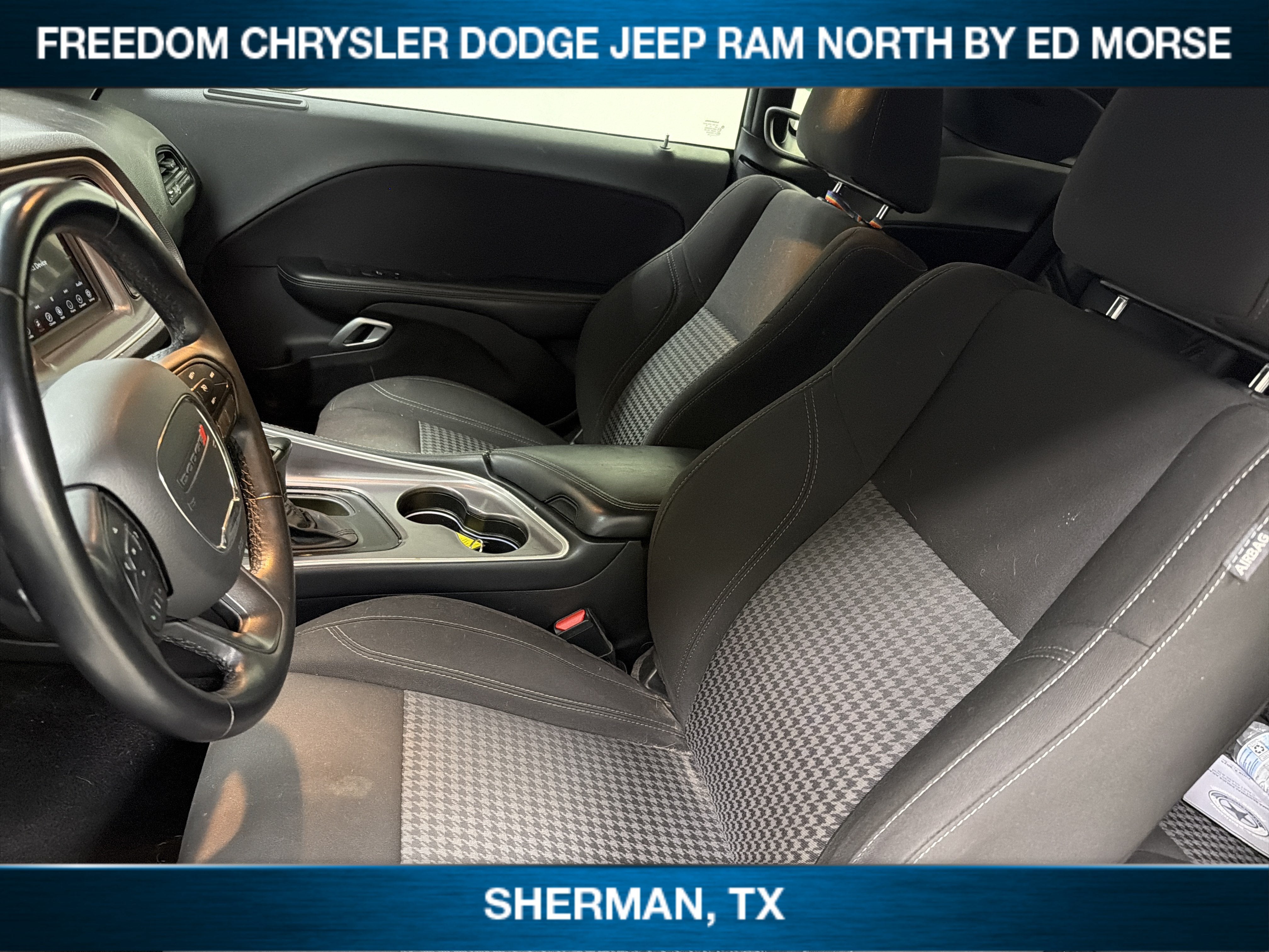 2022 Dodge Challenger SXT