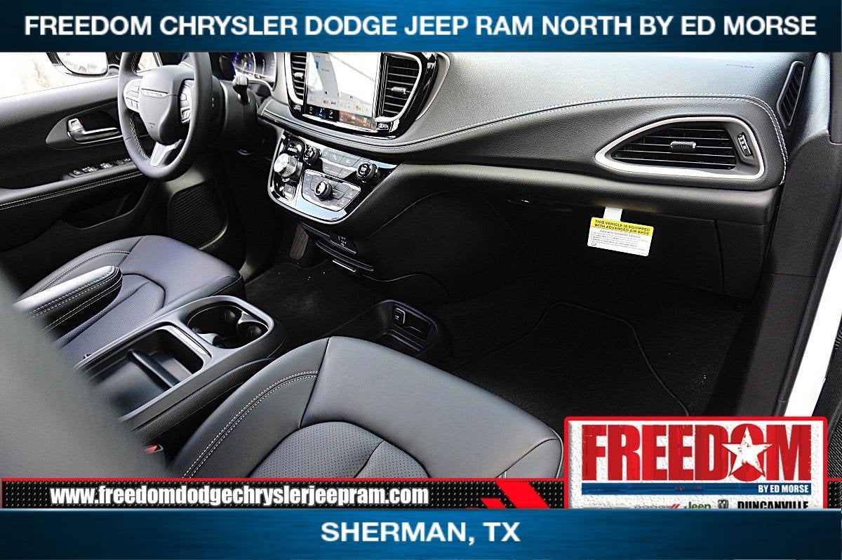 2027 Chrysler Pacifica PACIFICA SELECT
