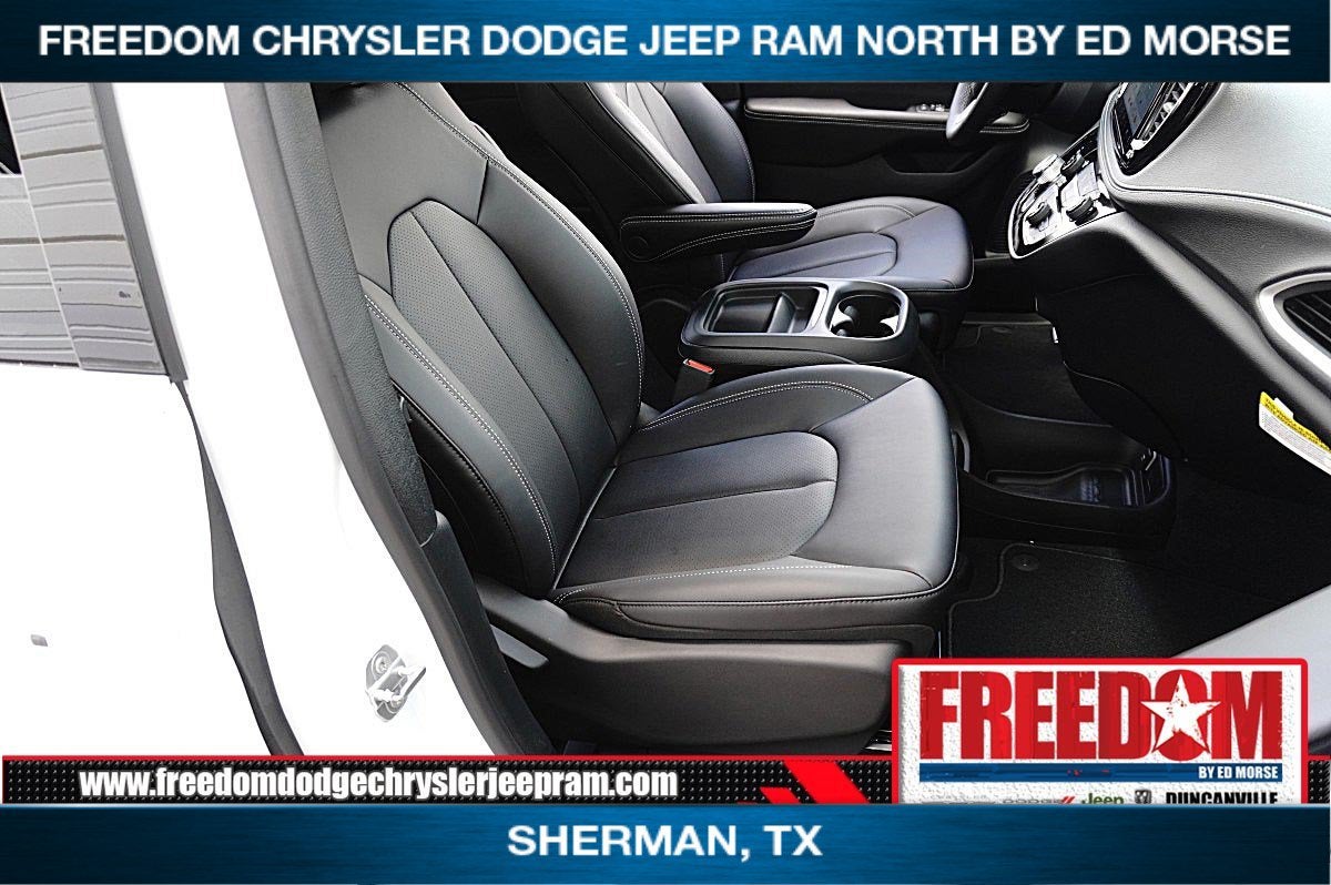 2027 Chrysler Pacifica PACIFICA SELECT