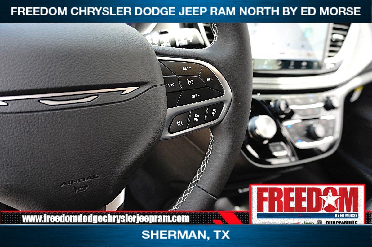 2027 Chrysler Pacifica PACIFICA SELECT