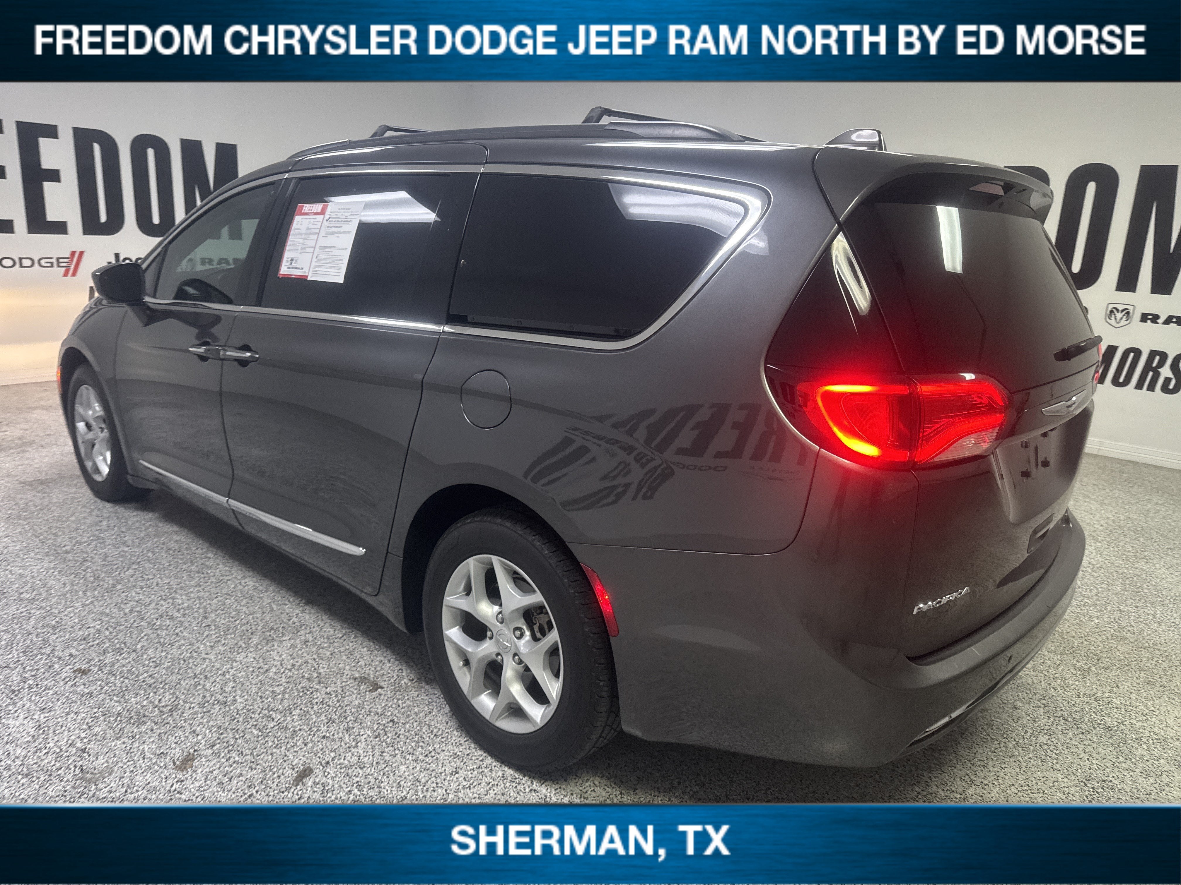 2017 Chrysler Pacifica Touring-L