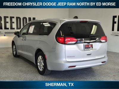 2023 Chrysler Voyager LX
