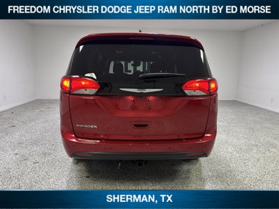 2025 Chrysler Voyager LX
