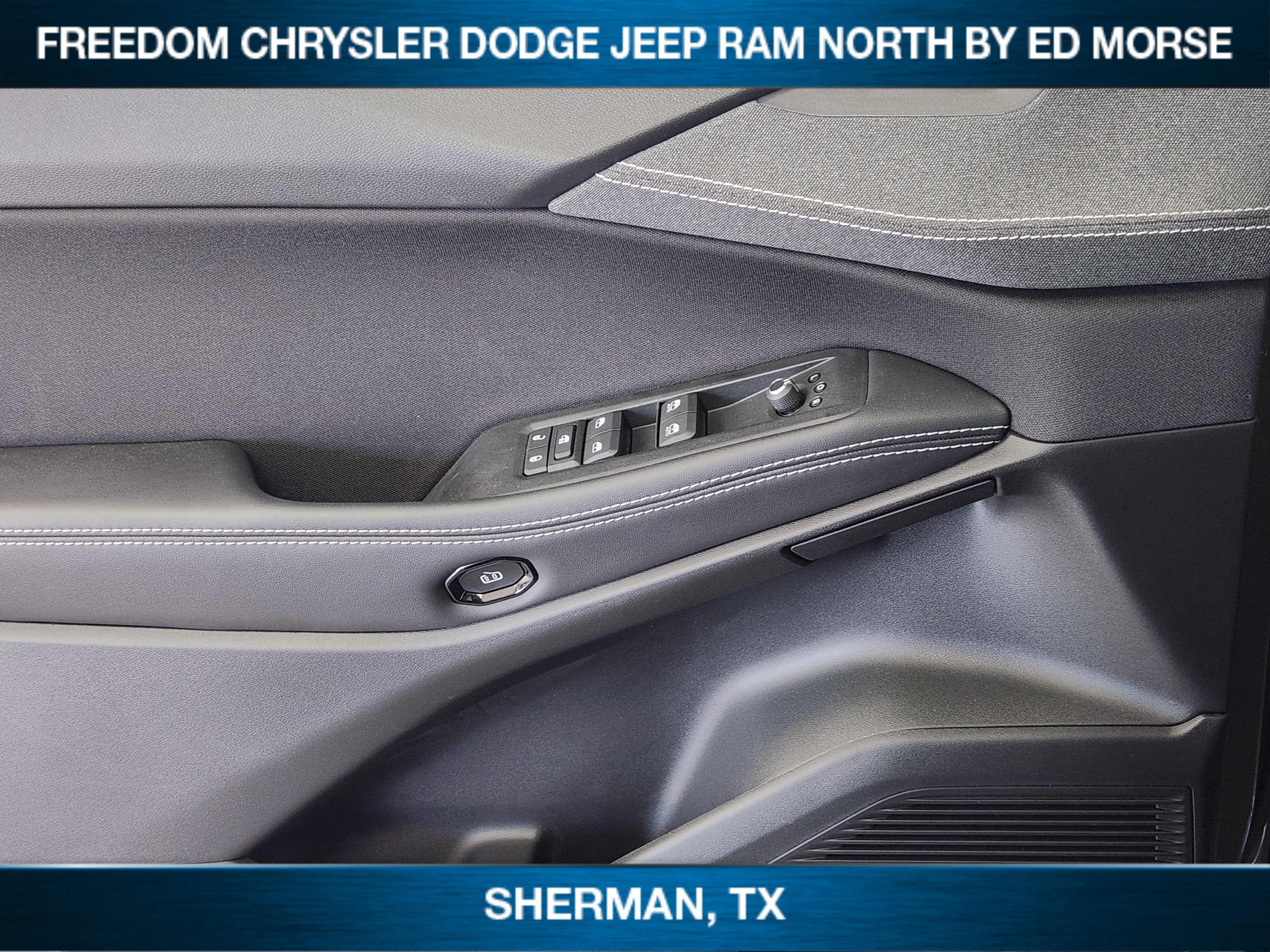 2027 Jeep Cherokee CHEROKEE LAREDO 4X4