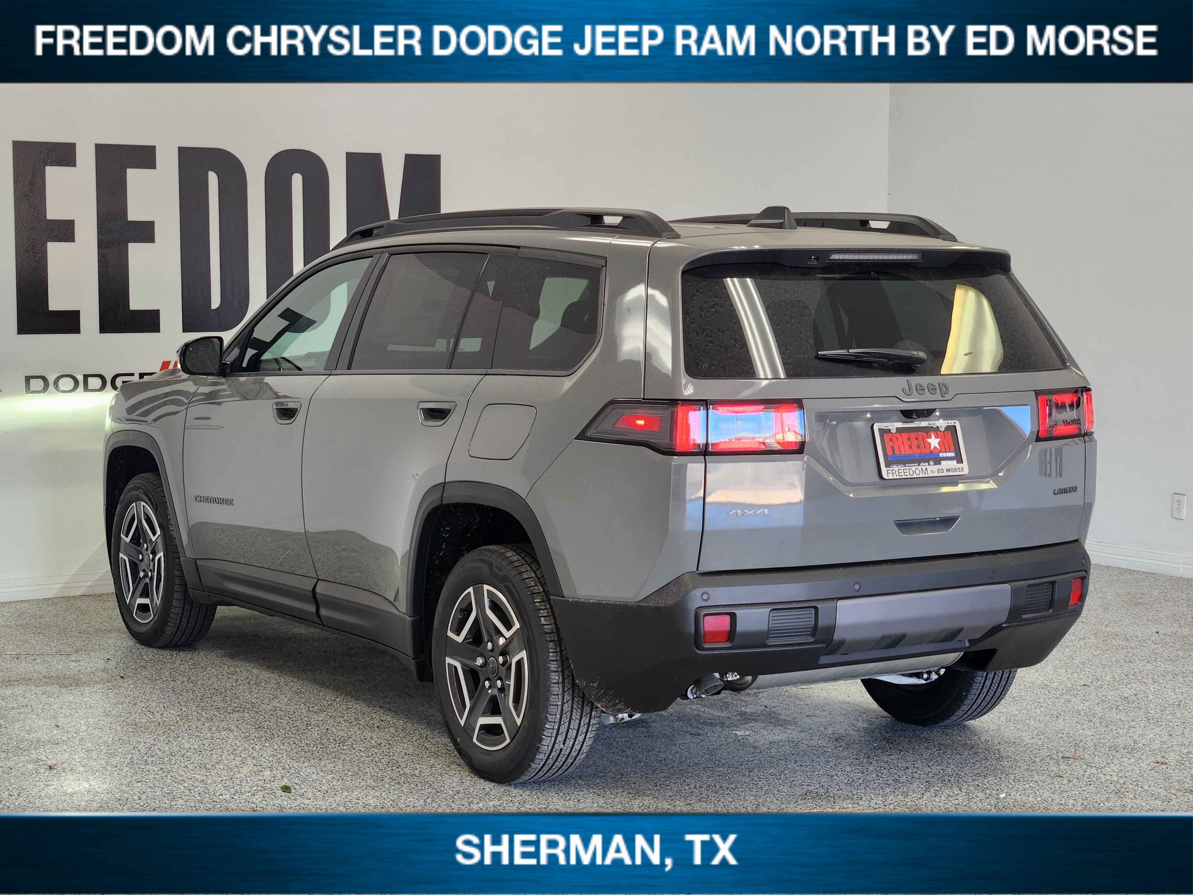 2027 Jeep Cherokee CHEROKEE LAREDO 4X4