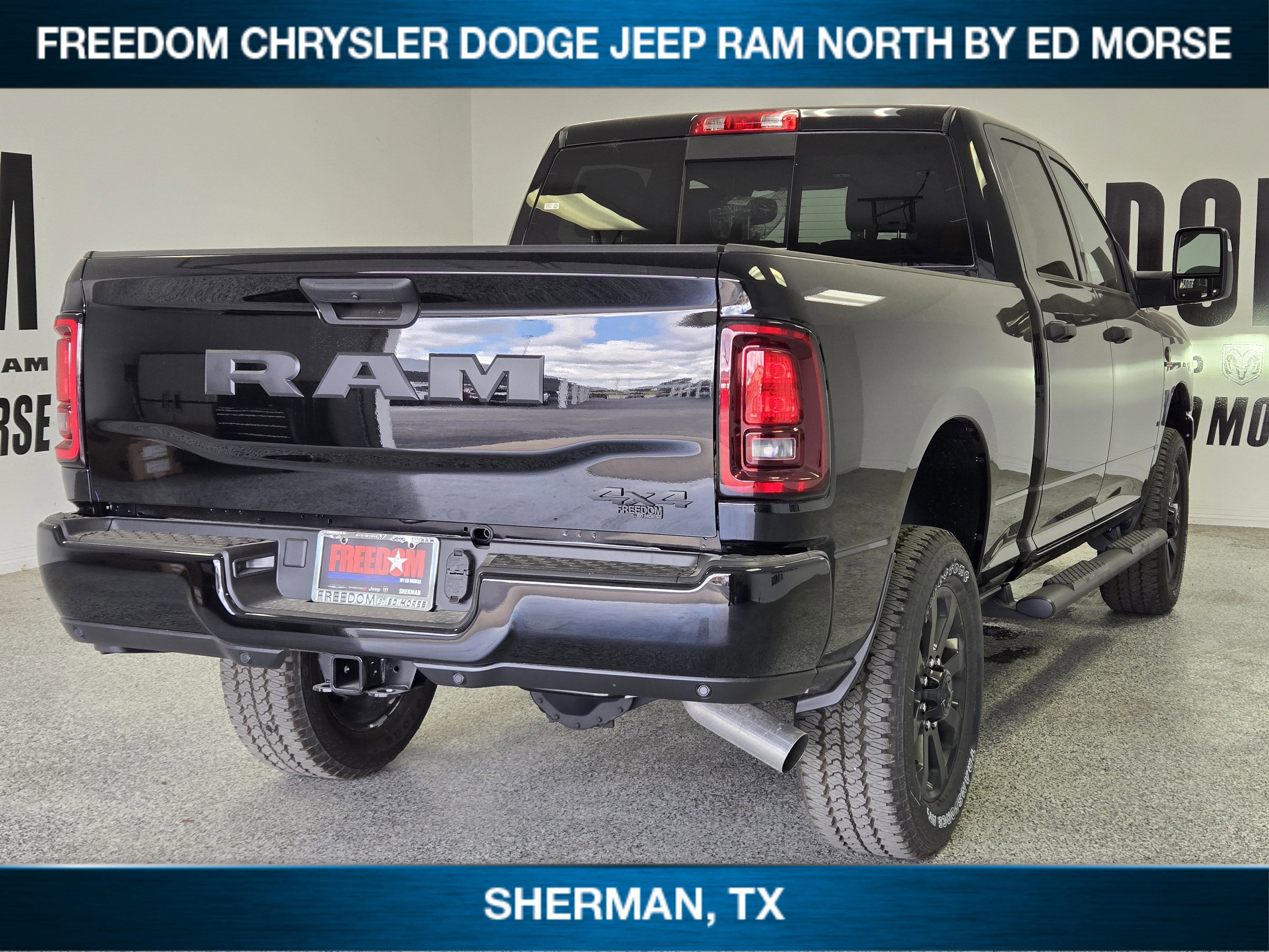 2026 RAM Ram 2500 RAM 2500 BLACK EXPRESS CREW CAB 4X4 6'4' BOX