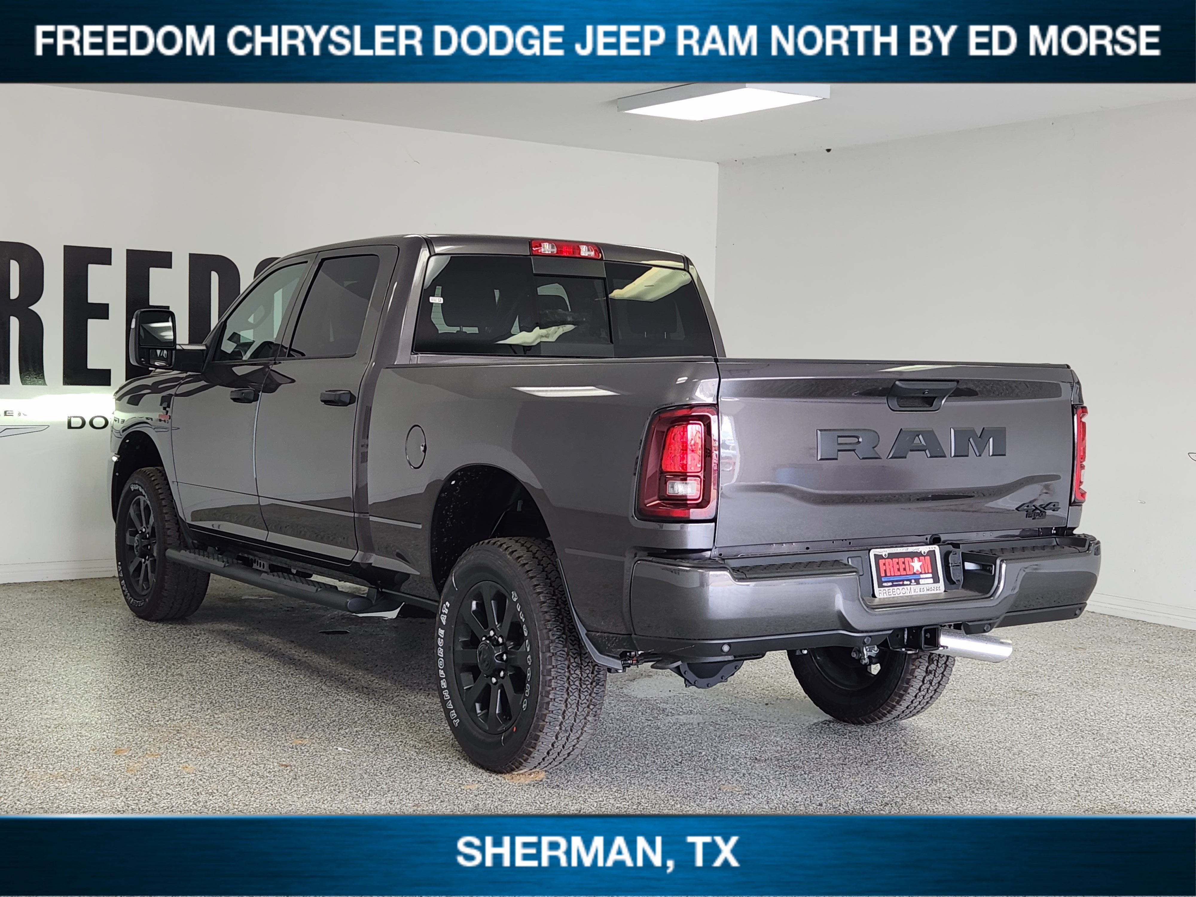 2026 RAM Ram 2500 RAM 2500 BLACK EXPRESS CREW CAB 4X4 6'4' BOX