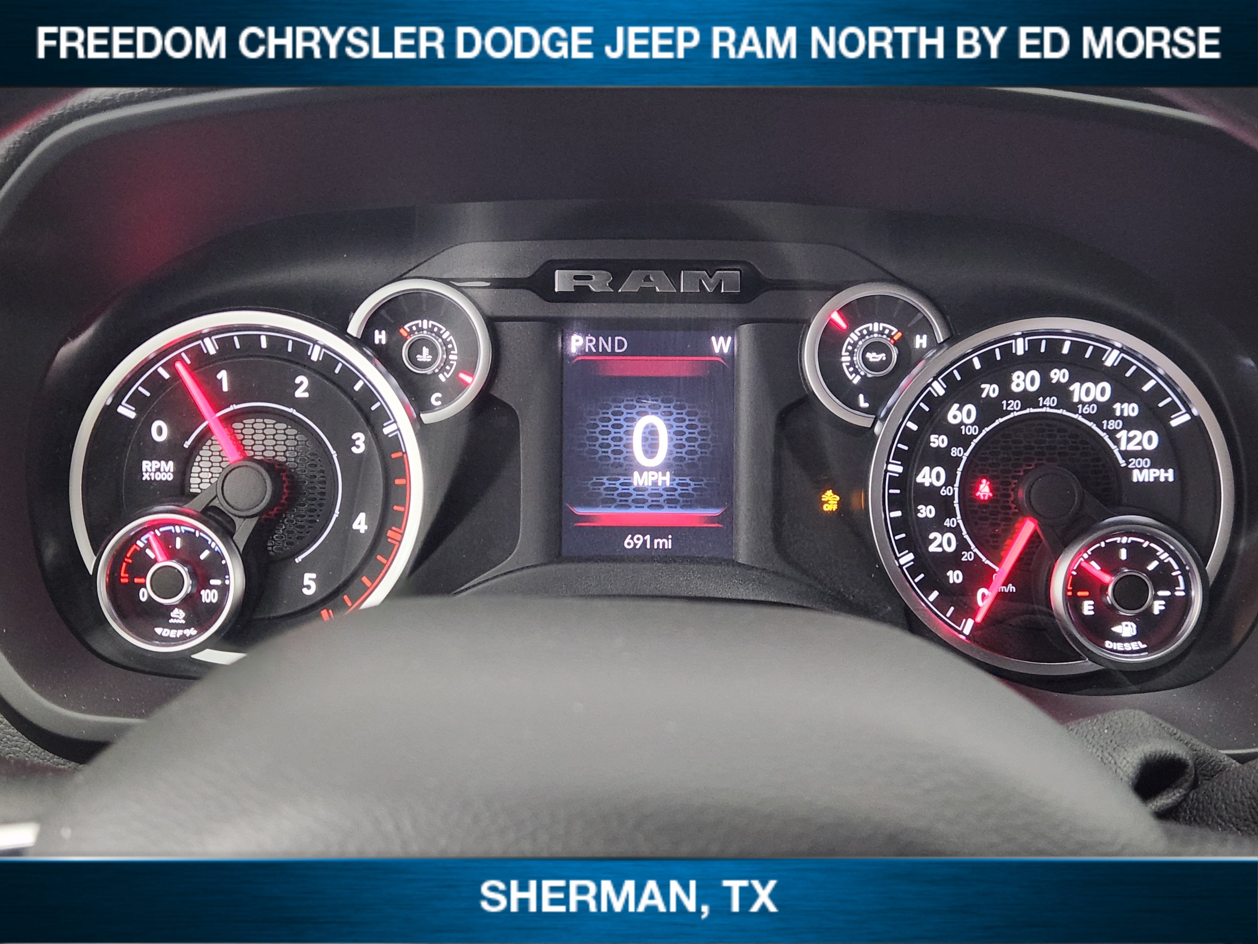 2026 RAM 3500 RAM 3500 TRADESMAN CREW CAB 4X4 8' BOX