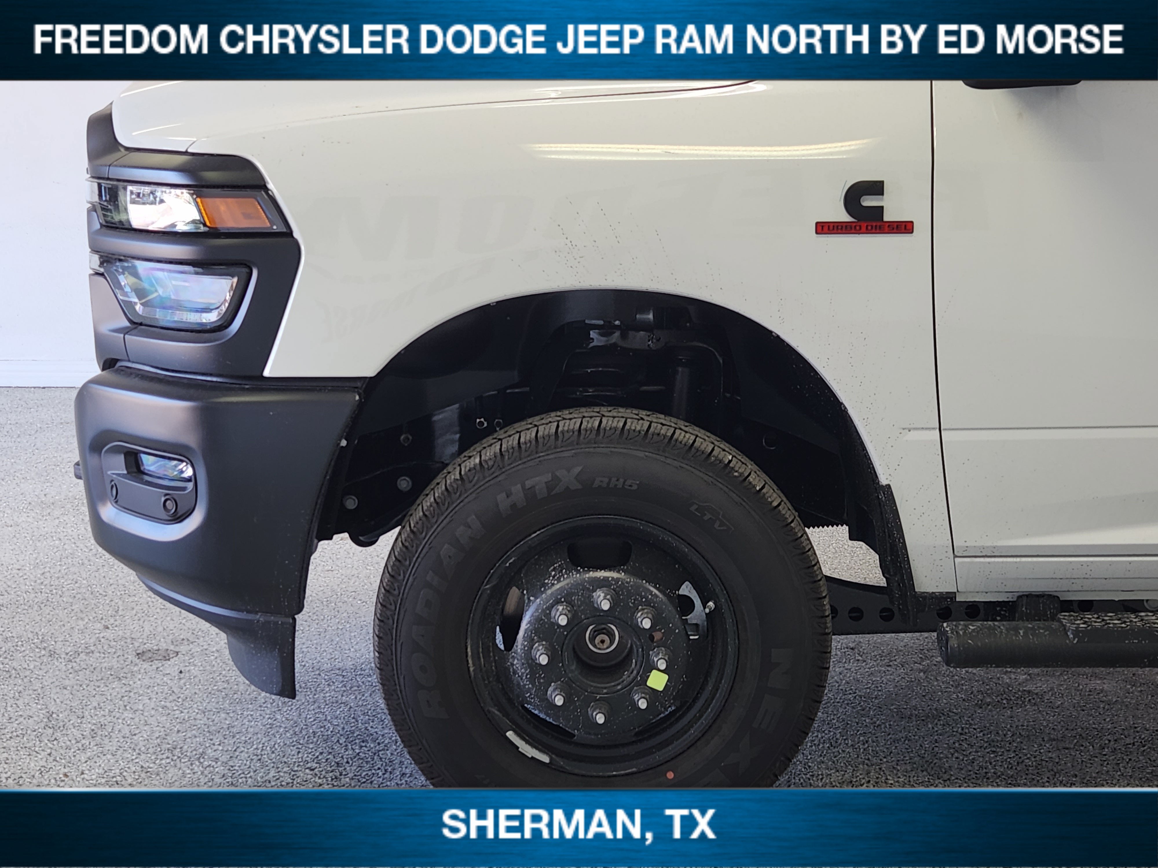 2027 RAM 3500 RAM 3500 TRADESMAN CREW CAB 4X4 8' BOX
