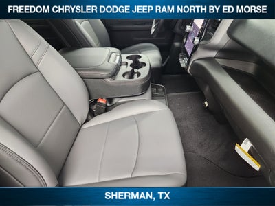 2027 RAM 3500 RAM 3500 TRADESMAN CREW CAB 4X4 8' BOX