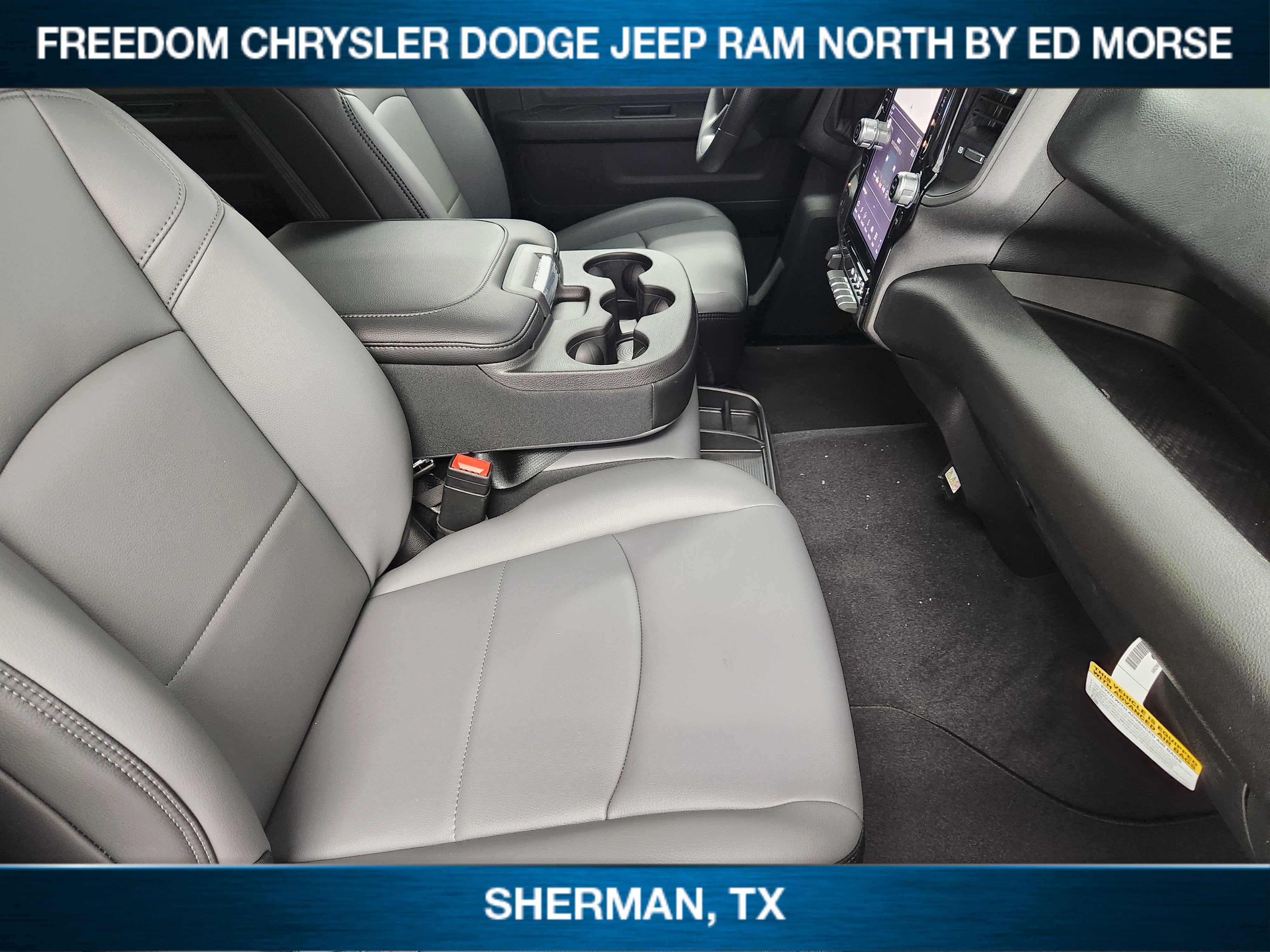 2027 RAM 3500 RAM 3500 TRADESMAN CREW CAB 4X4 8' BOX