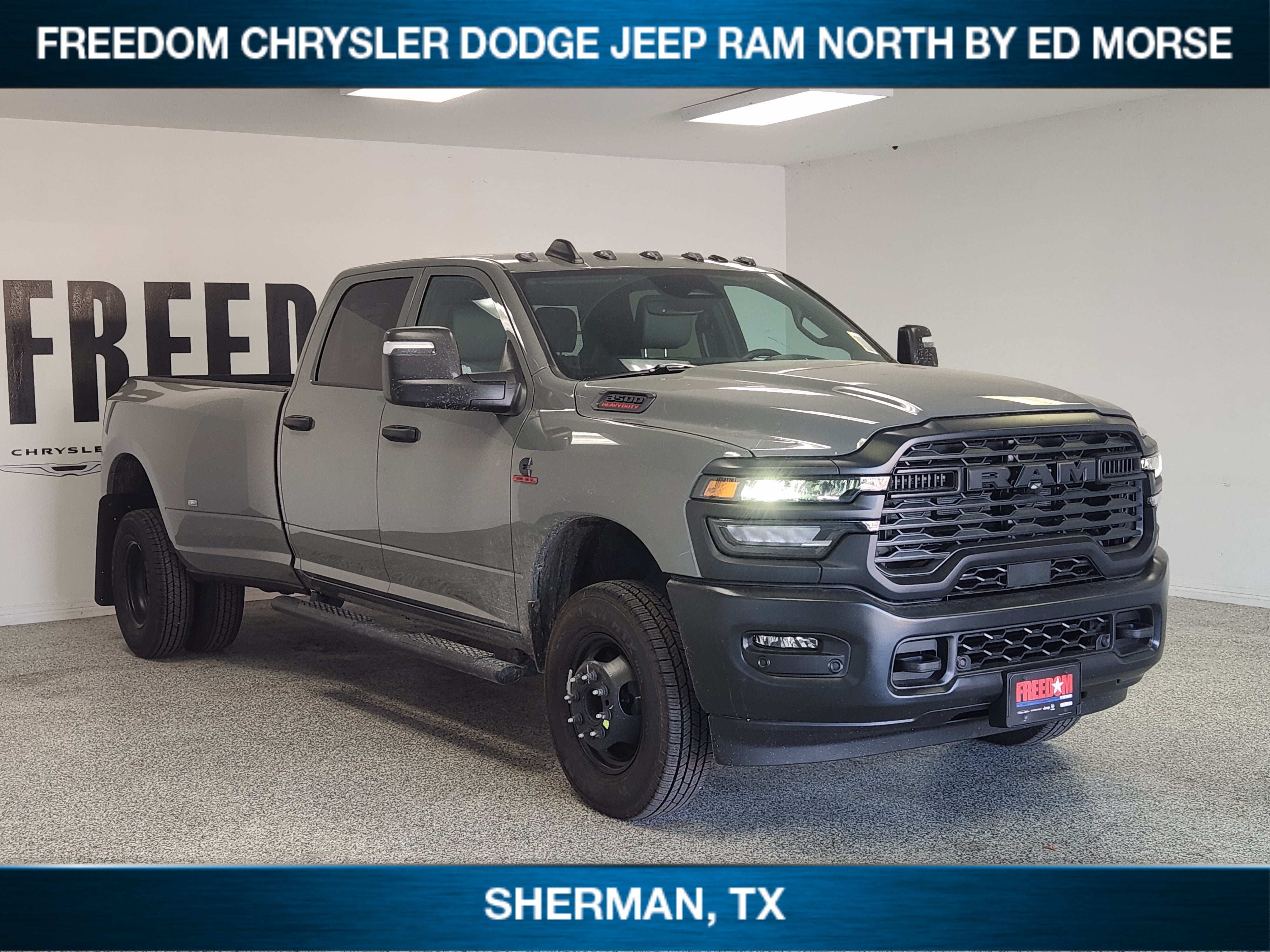 2027 RAM 3500 RAM 3500 TRADESMAN CREW CAB 4X4 8' BOX