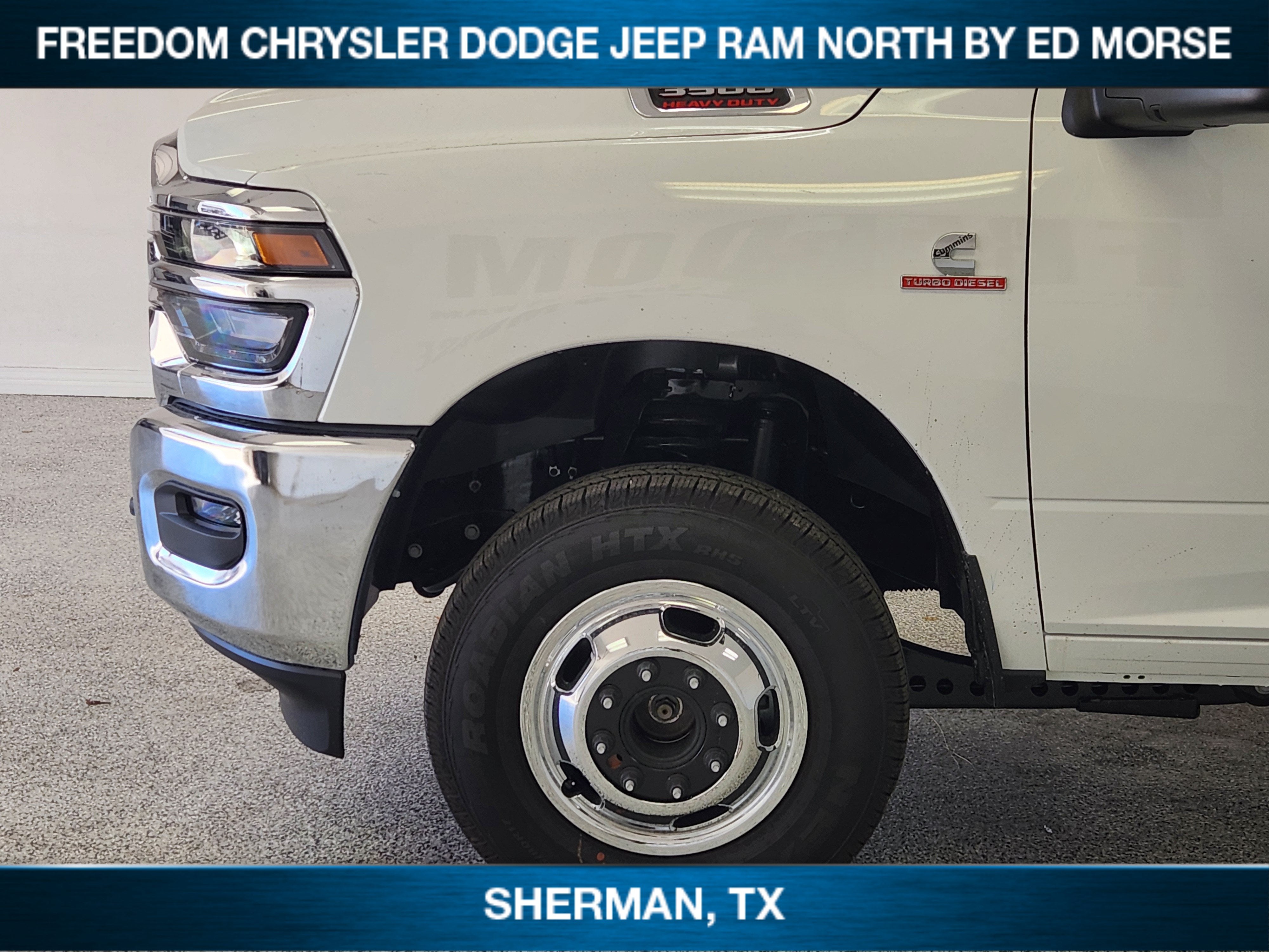 2027 RAM 3500 RAM 3500 TRADESMAN CREW CAB 4X4 8' BOX