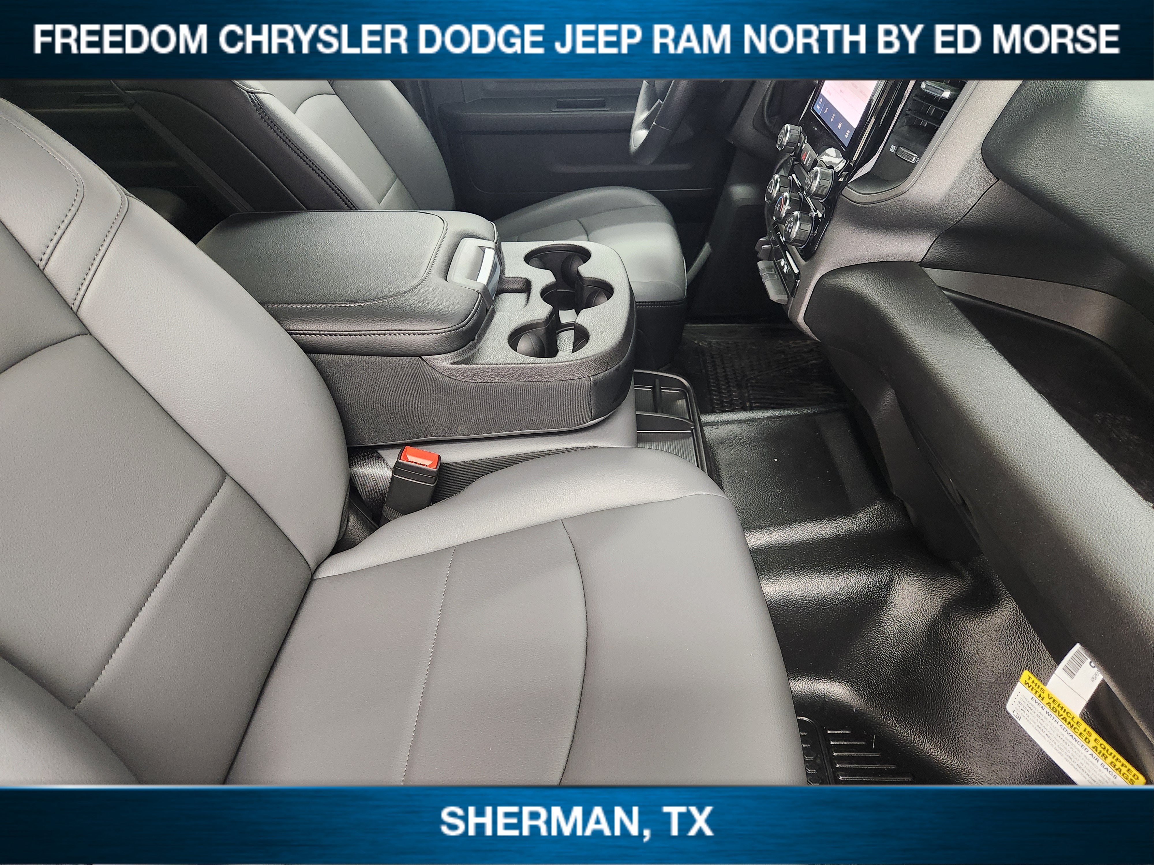 2027 RAM 3500 RAM 3500 TRADESMAN CREW CAB 4X4 8' BOX