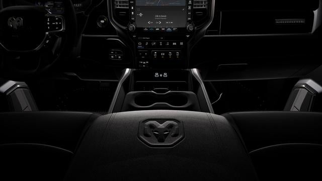 2027 RAM 3500 RAM 3500 LARAMIE CREW CAB 4X4 8' BOX