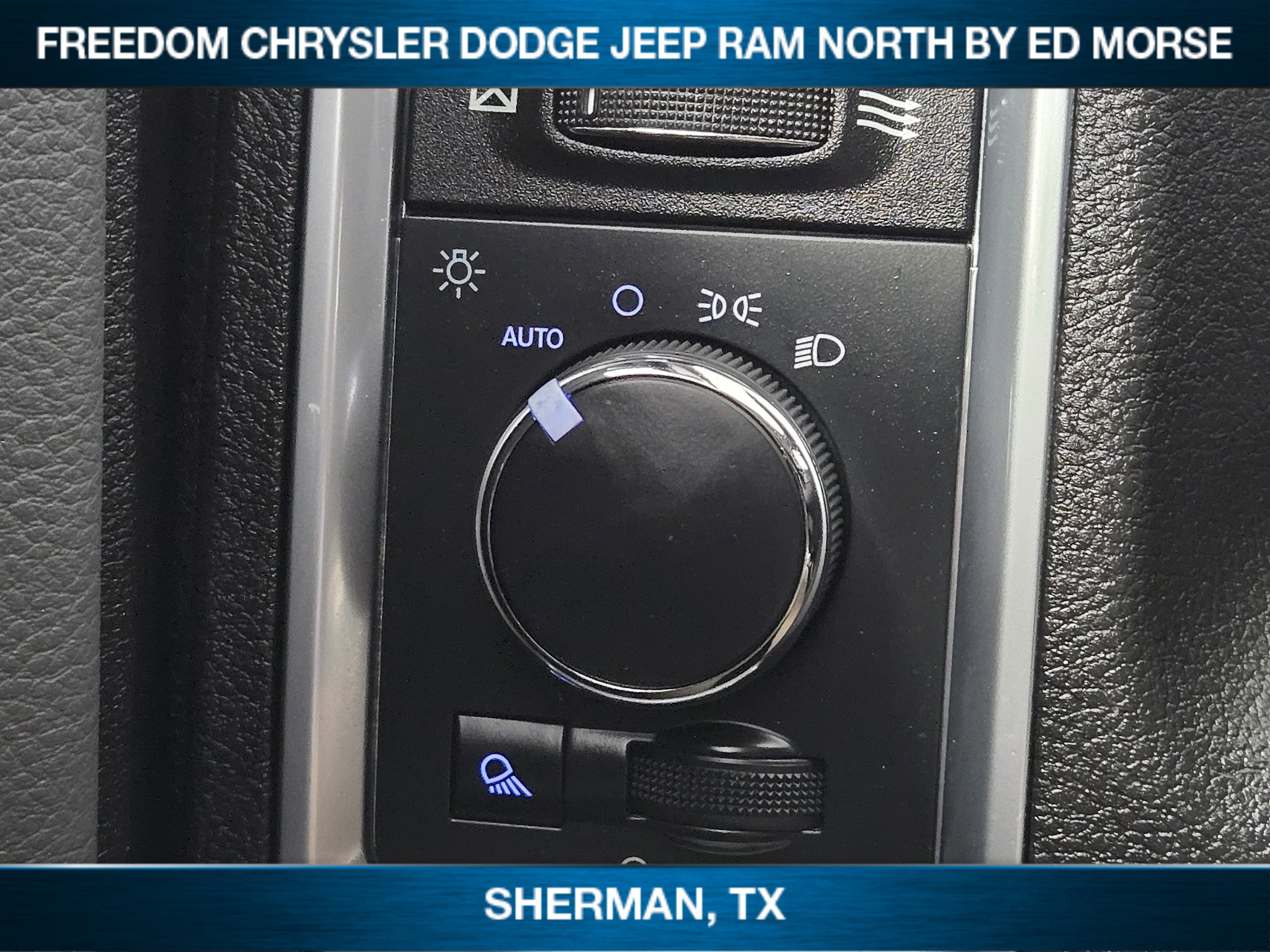 2023 RAM 1500 Classic SLT Crew Cab 4x4 5'7' Box