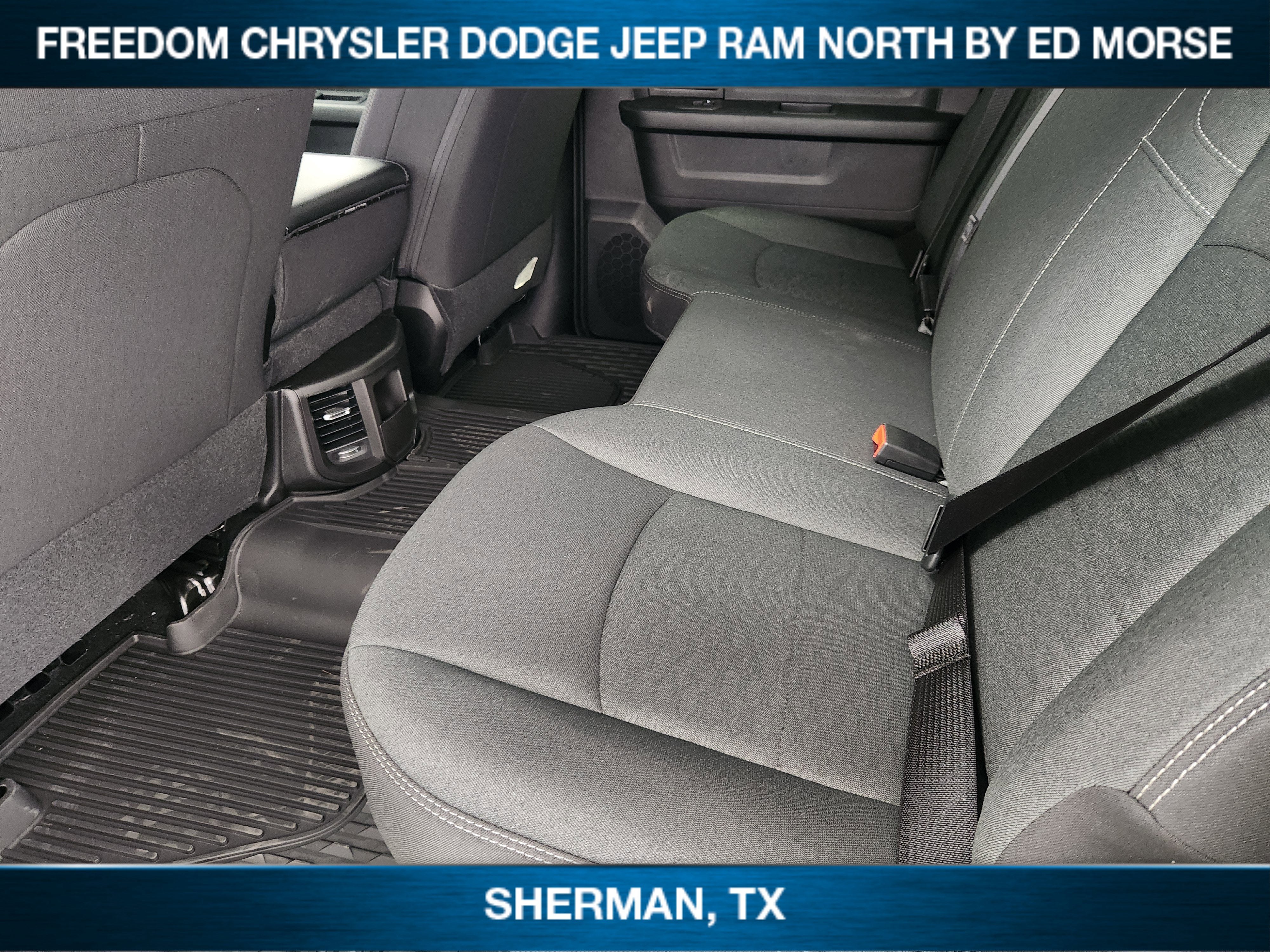 2026 RAM Ram 2500 RAM 2500 BLACK EXPRESS CREW CAB 4X4 6'4' BOX