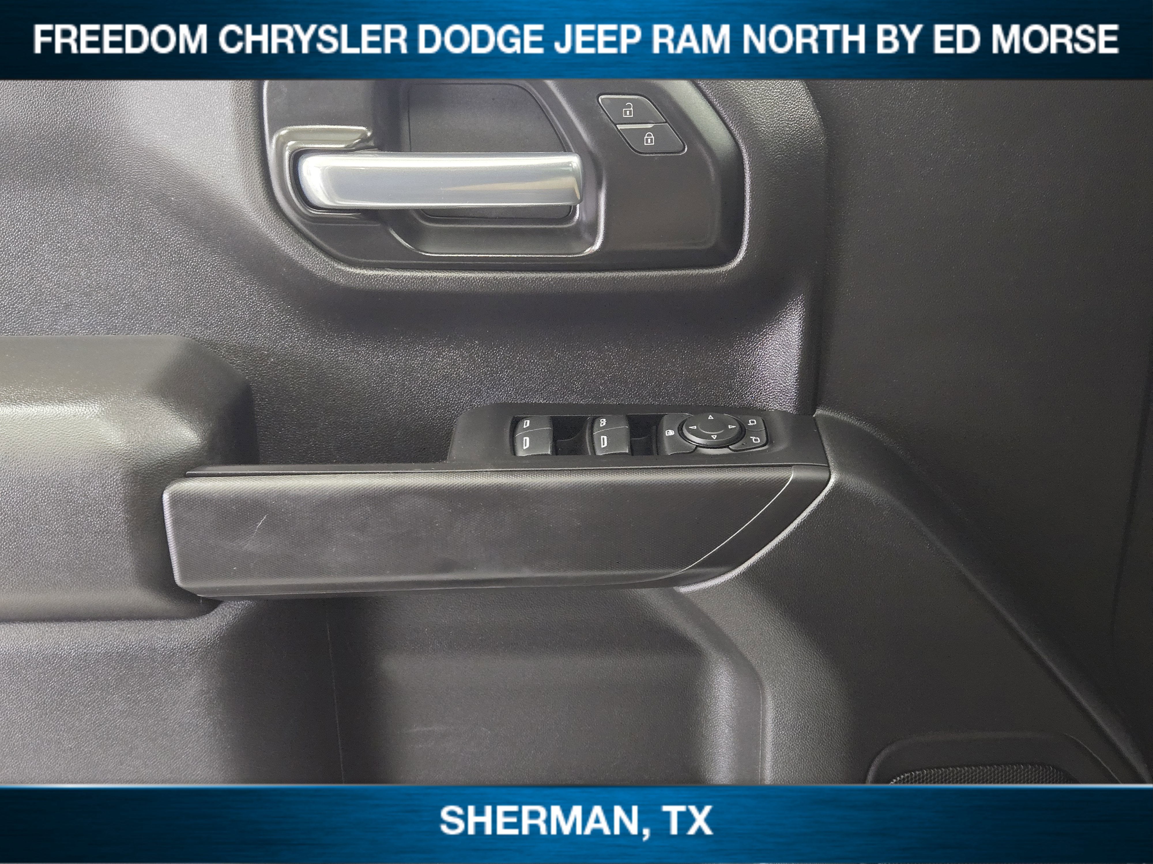 2021 Chevrolet Silverado 1500 2WD Crew Cab Short Bed Custom