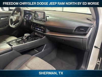 2023 Nissan Rogue SV FWD
