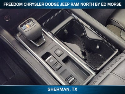2023 Nissan Pathfinder SL FWD