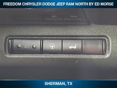 2023 Nissan Pathfinder SL FWD