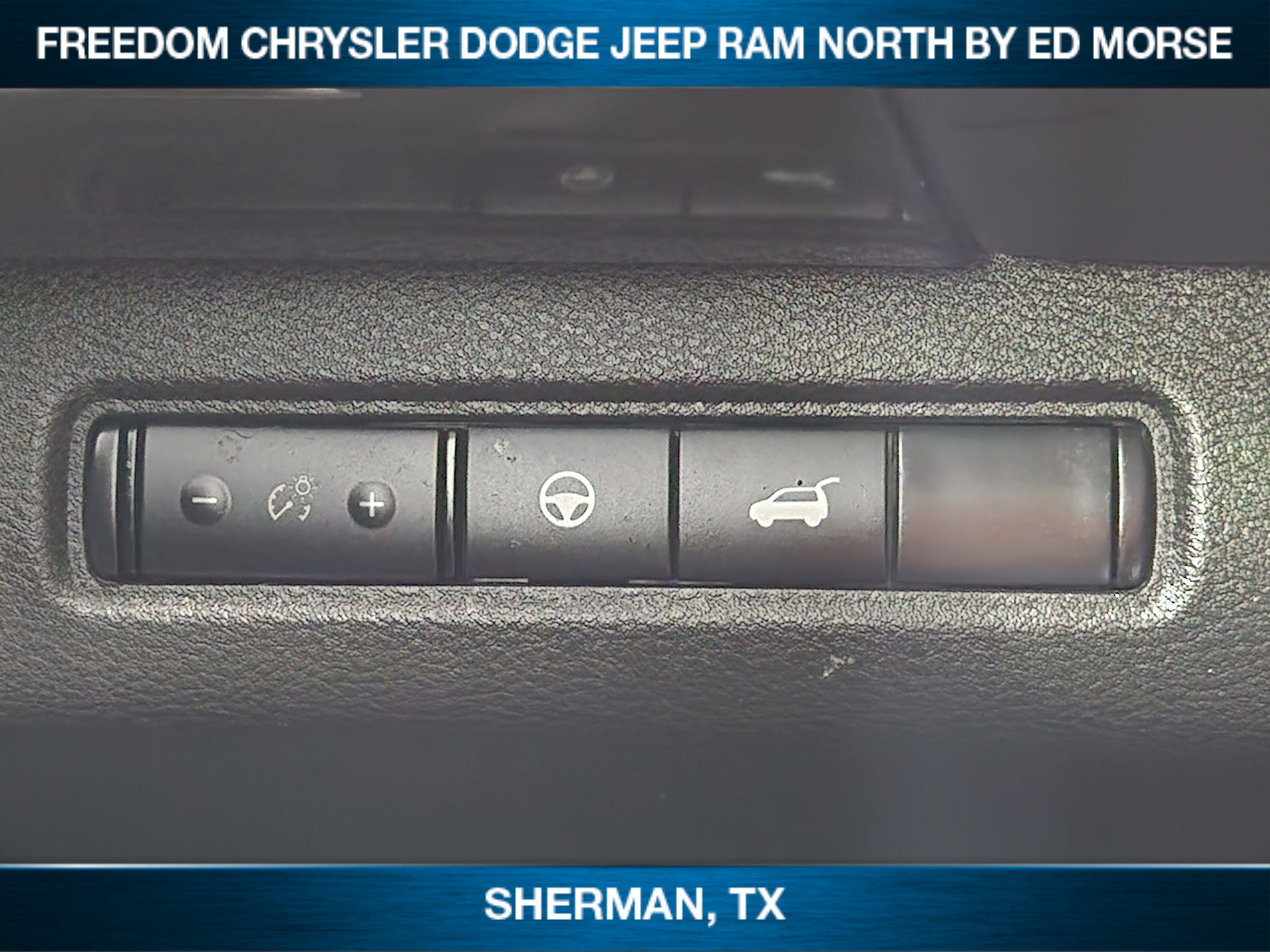 2023 Nissan Pathfinder SL FWD